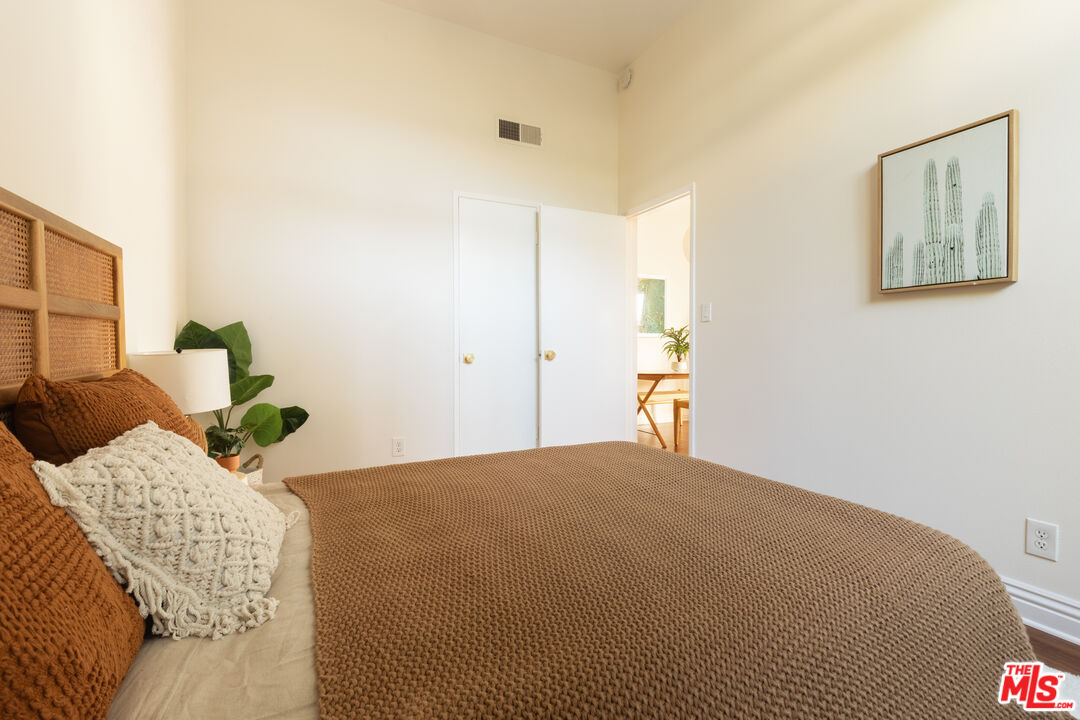 1304 Berkeley St Unit: 3