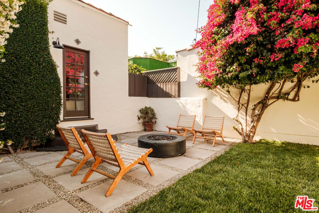 4260 S Norton Ave