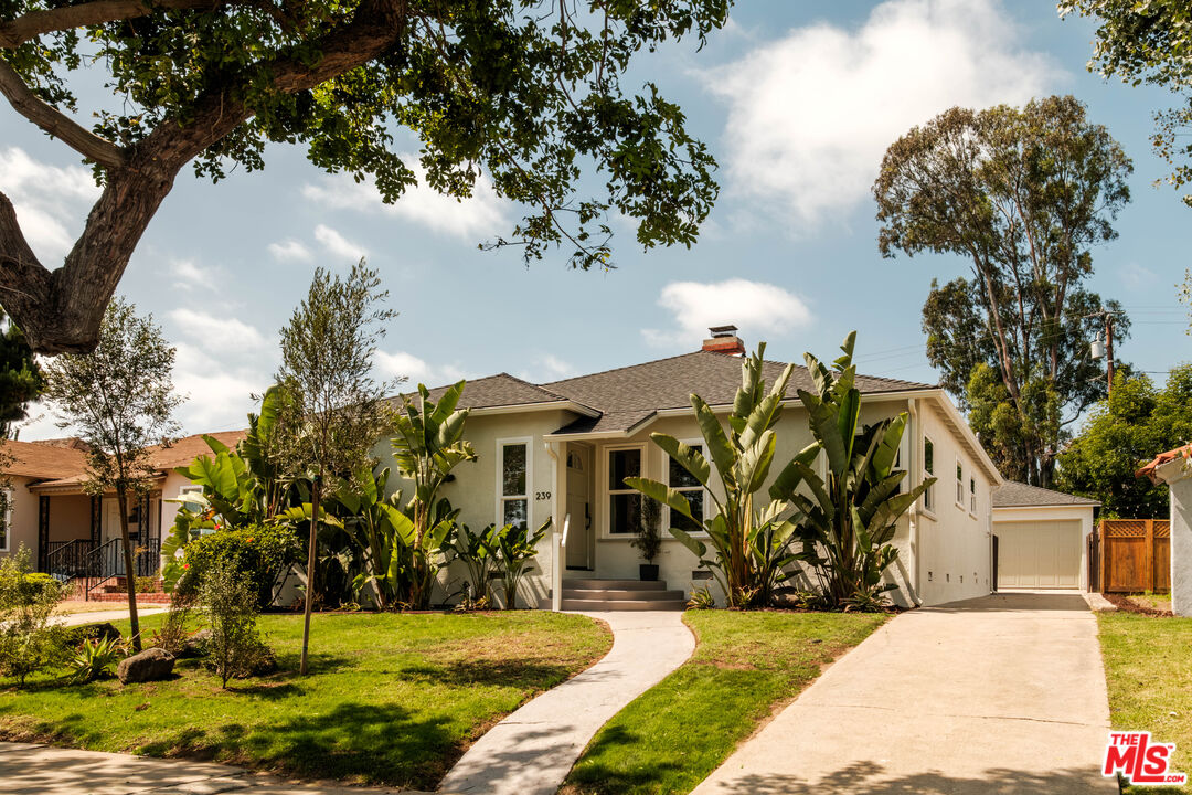 239 W Fairview Blvd