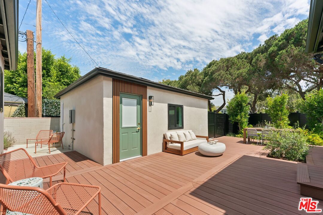 10811 Farragut Dr