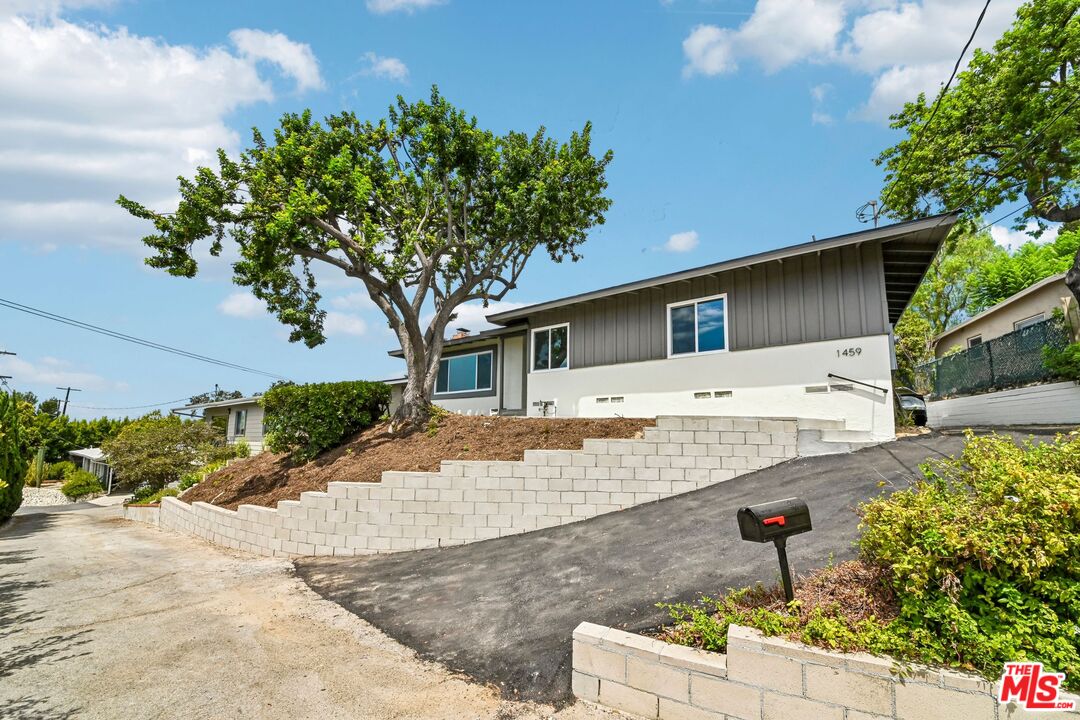 1459 N Avenue 57