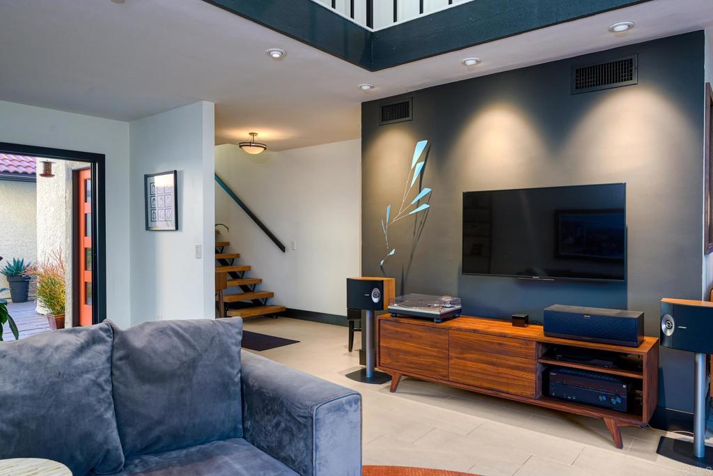 2080 Avenue of the Trees