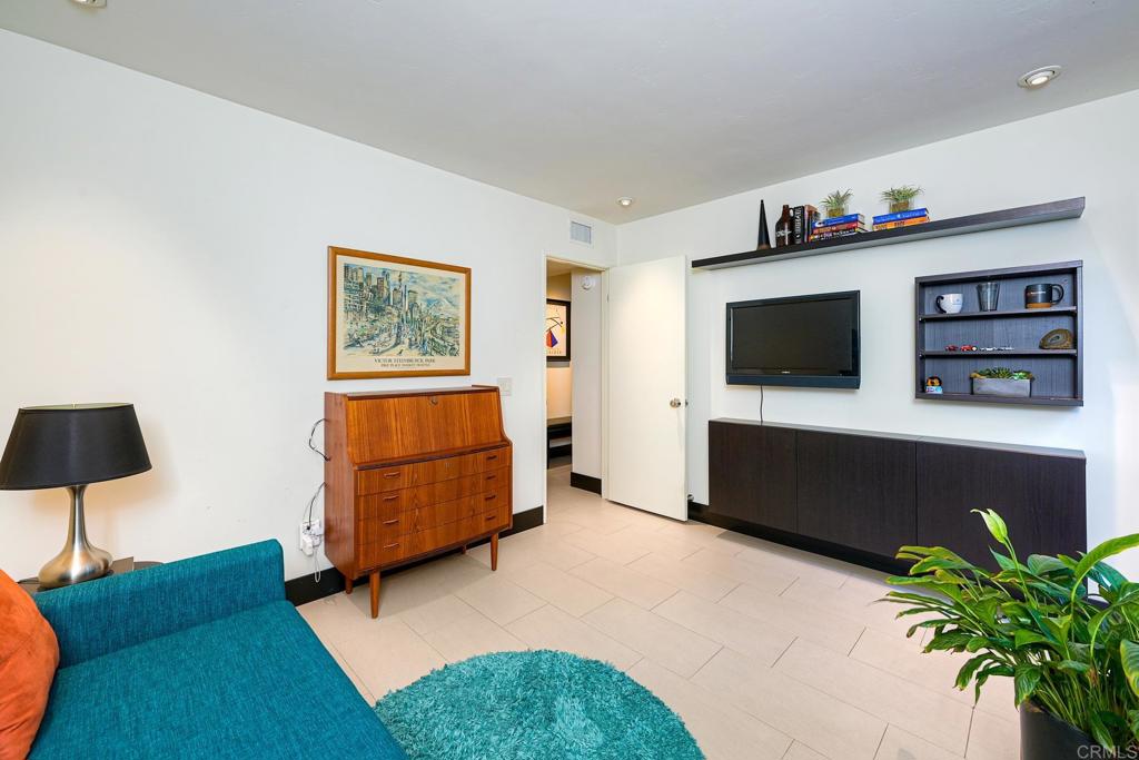 2080 Avenue of the Trees