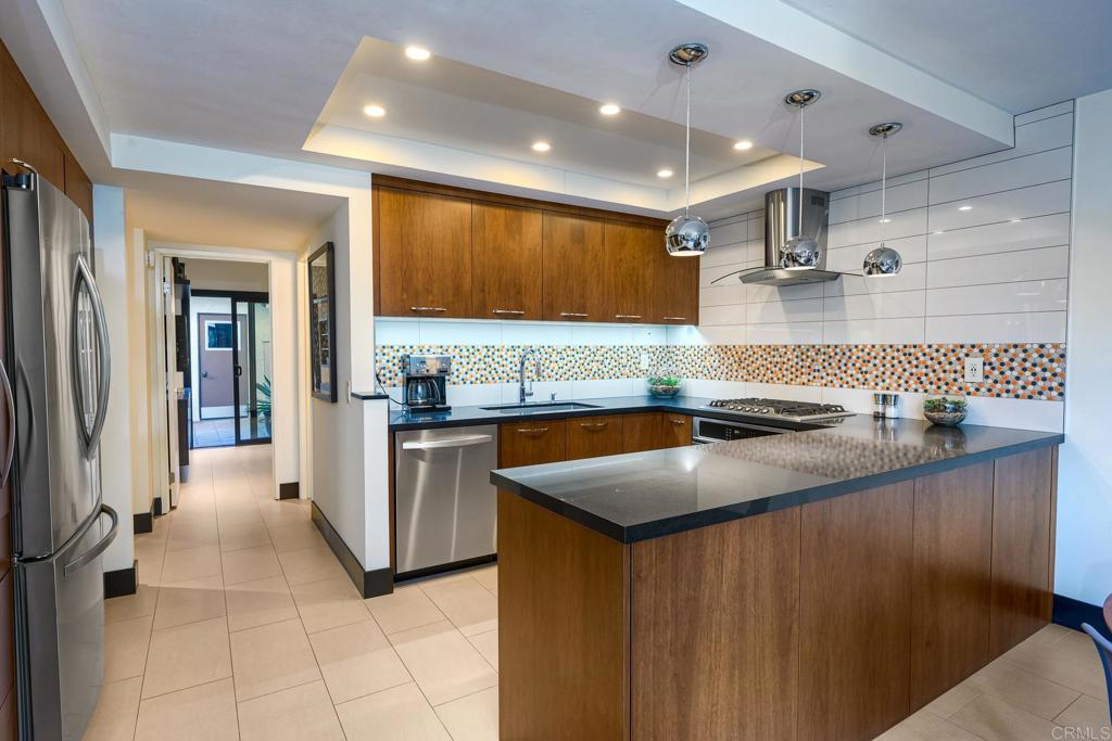 2080 Avenue of the Trees