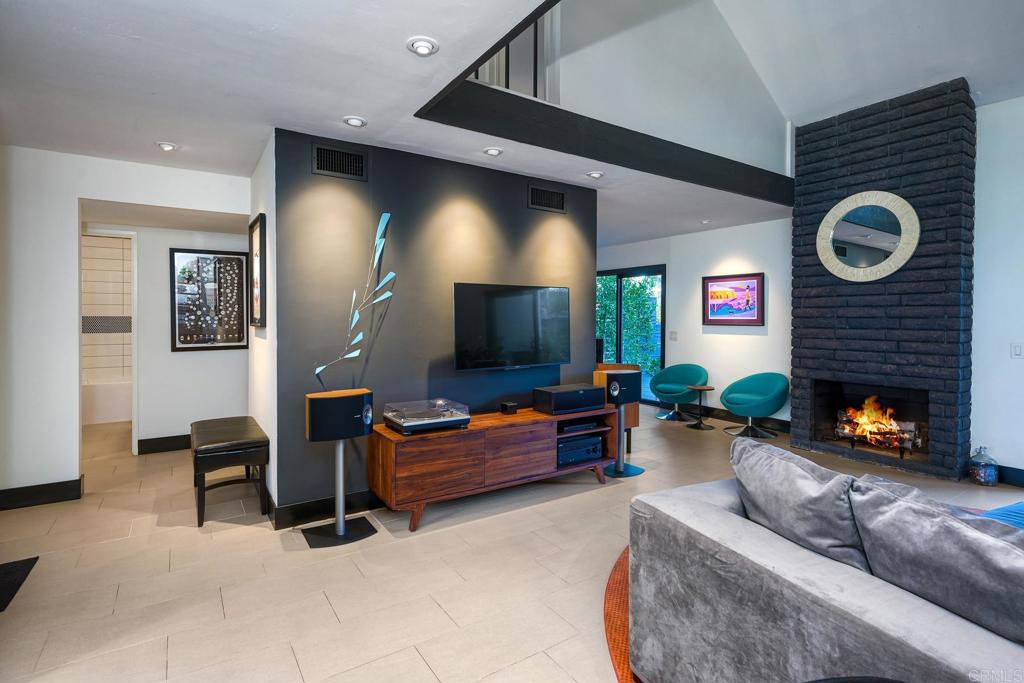 2080 Avenue of the Trees