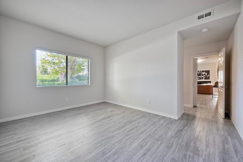 966 Lupine Hills Dr