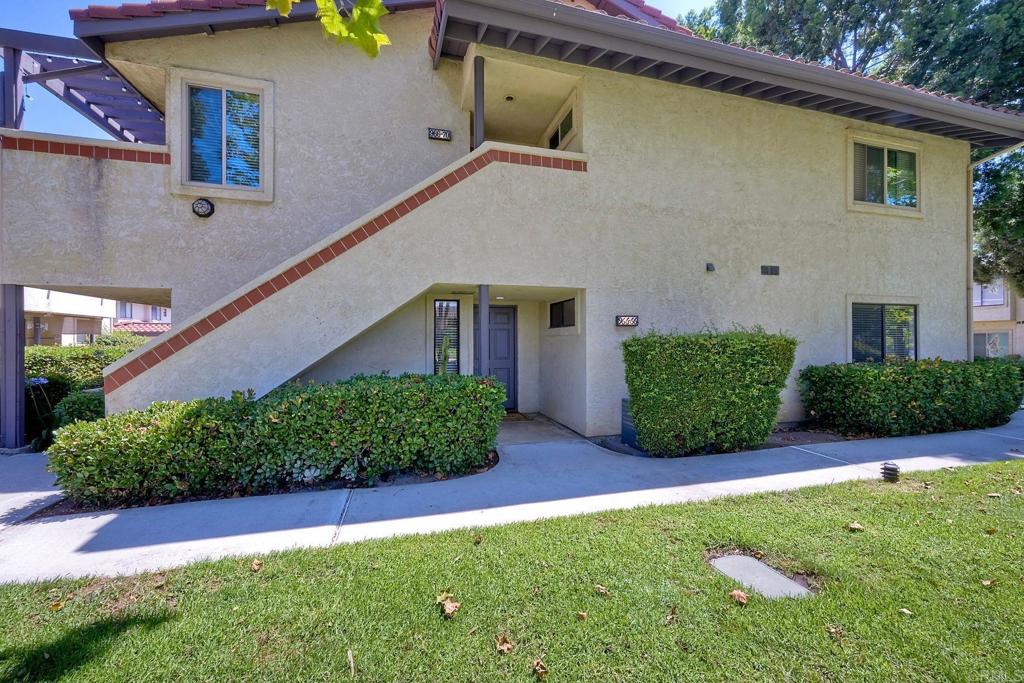 966 Lupine Hills Dr