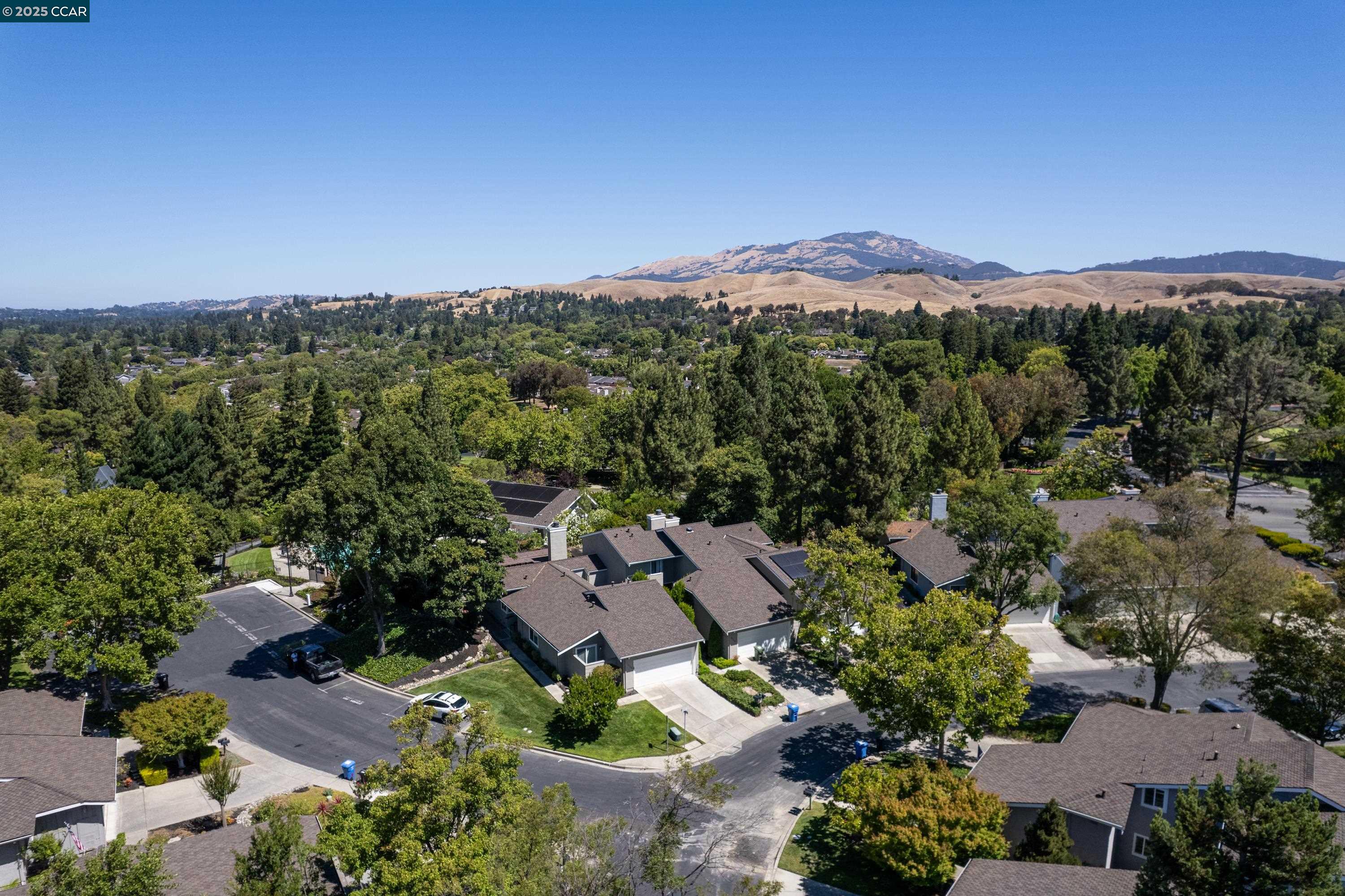 2120 Oneida Circle
