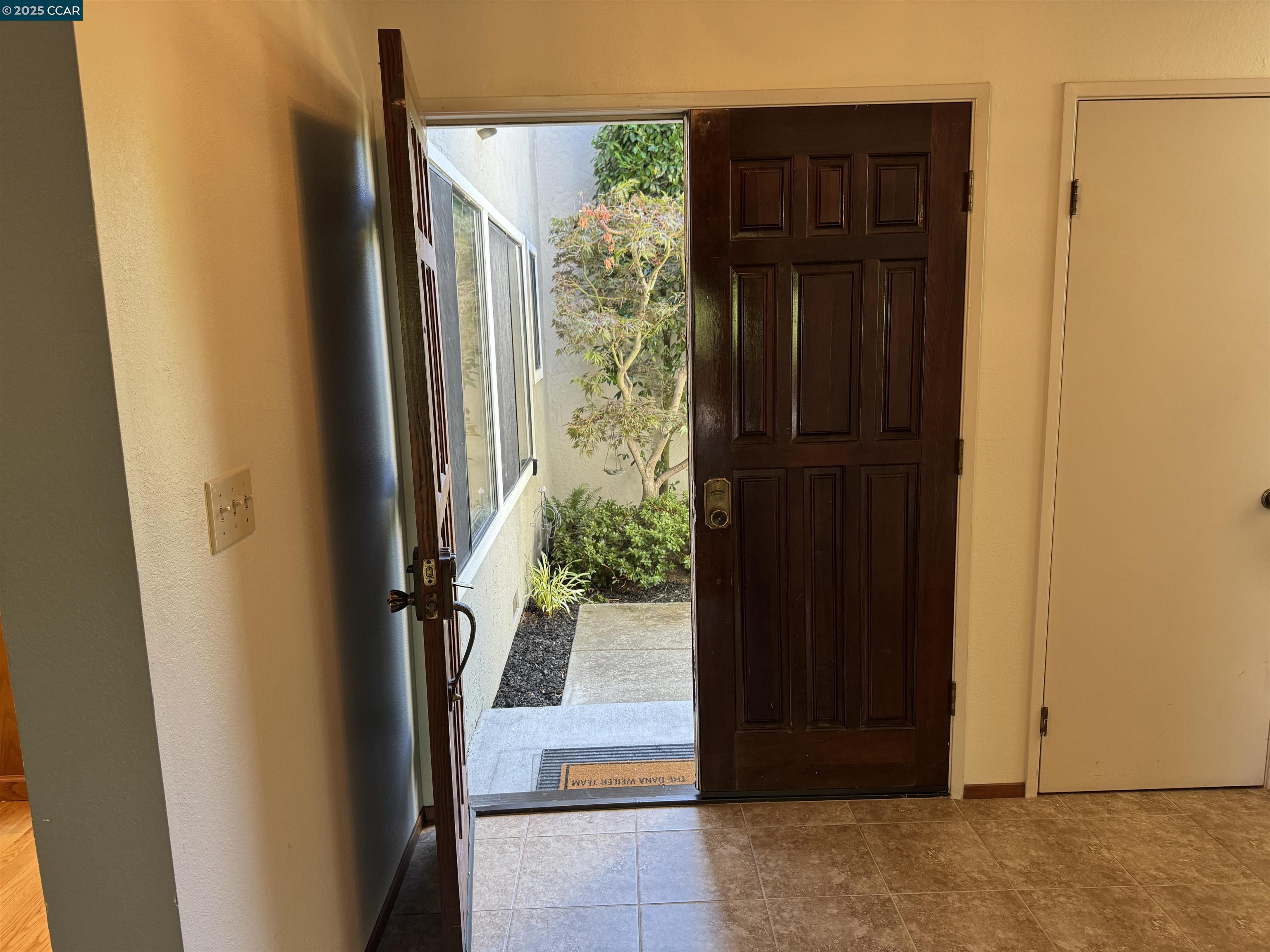 2120 Oneida Circle