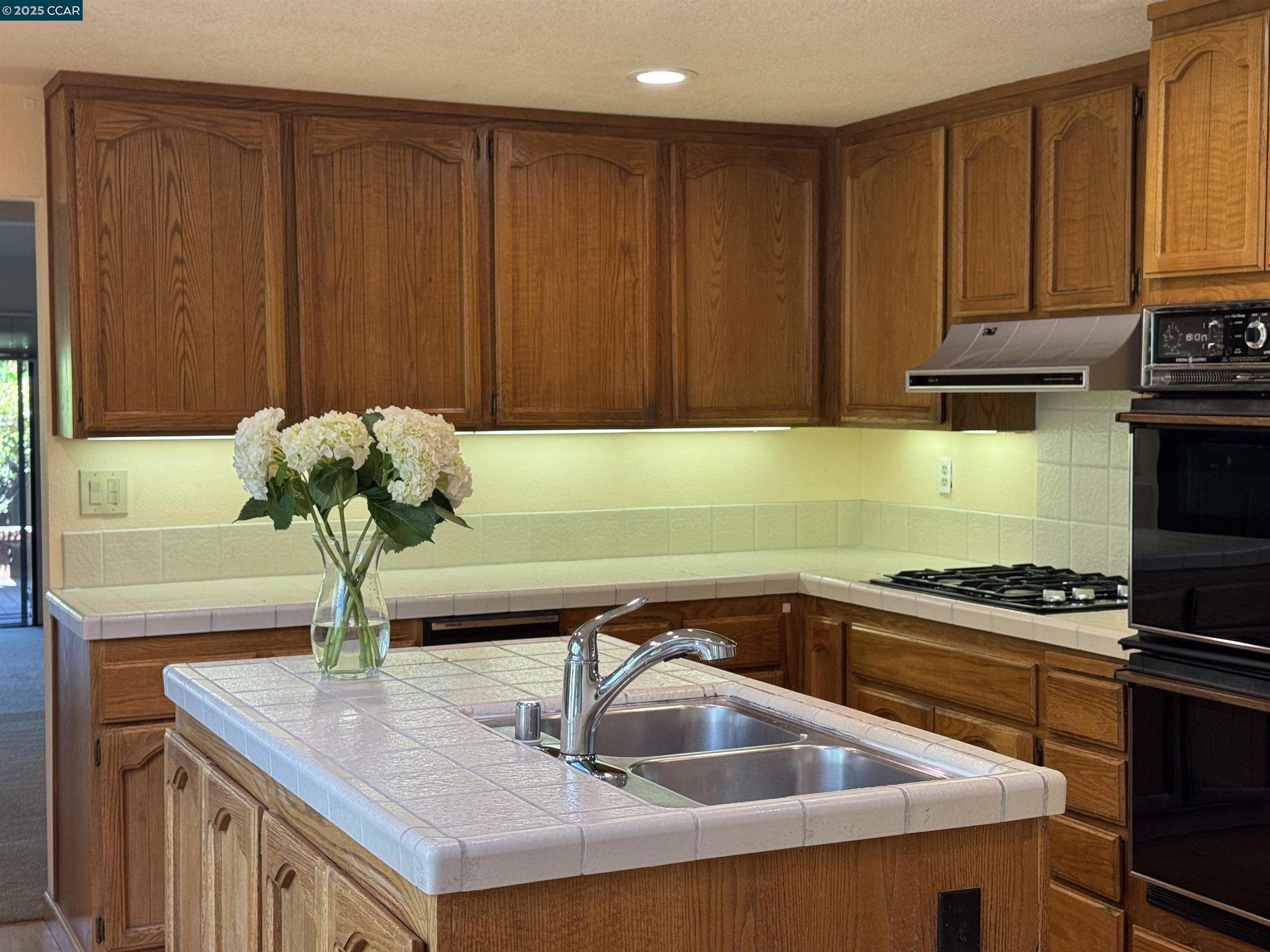 2120 Oneida Circle