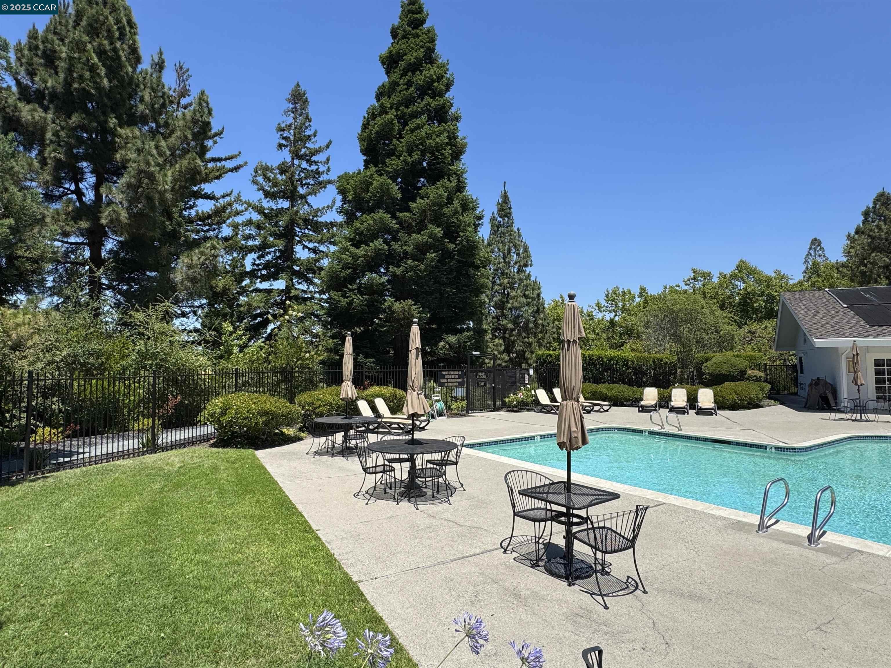 2120 Oneida Circle