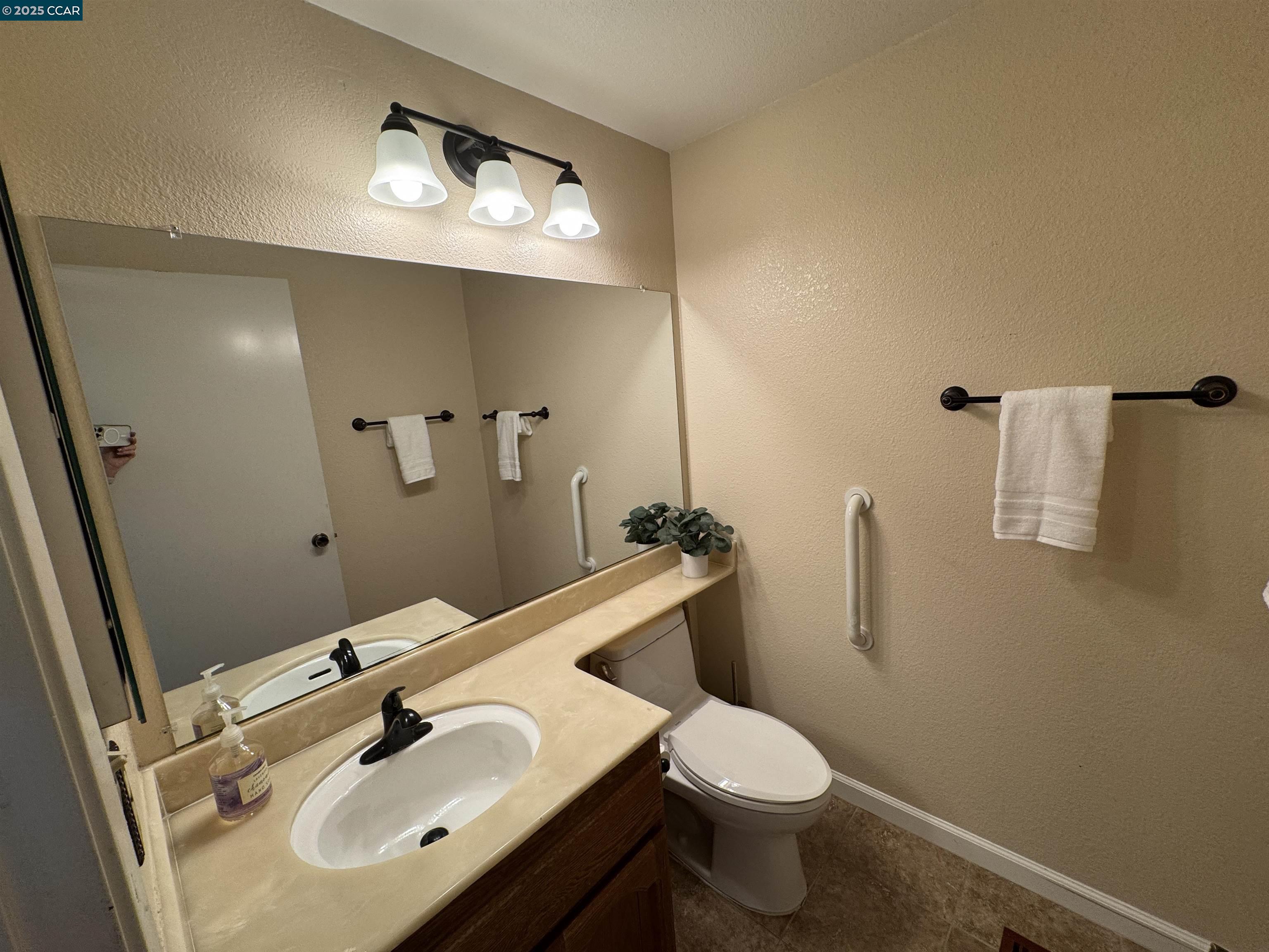2120 Oneida Circle