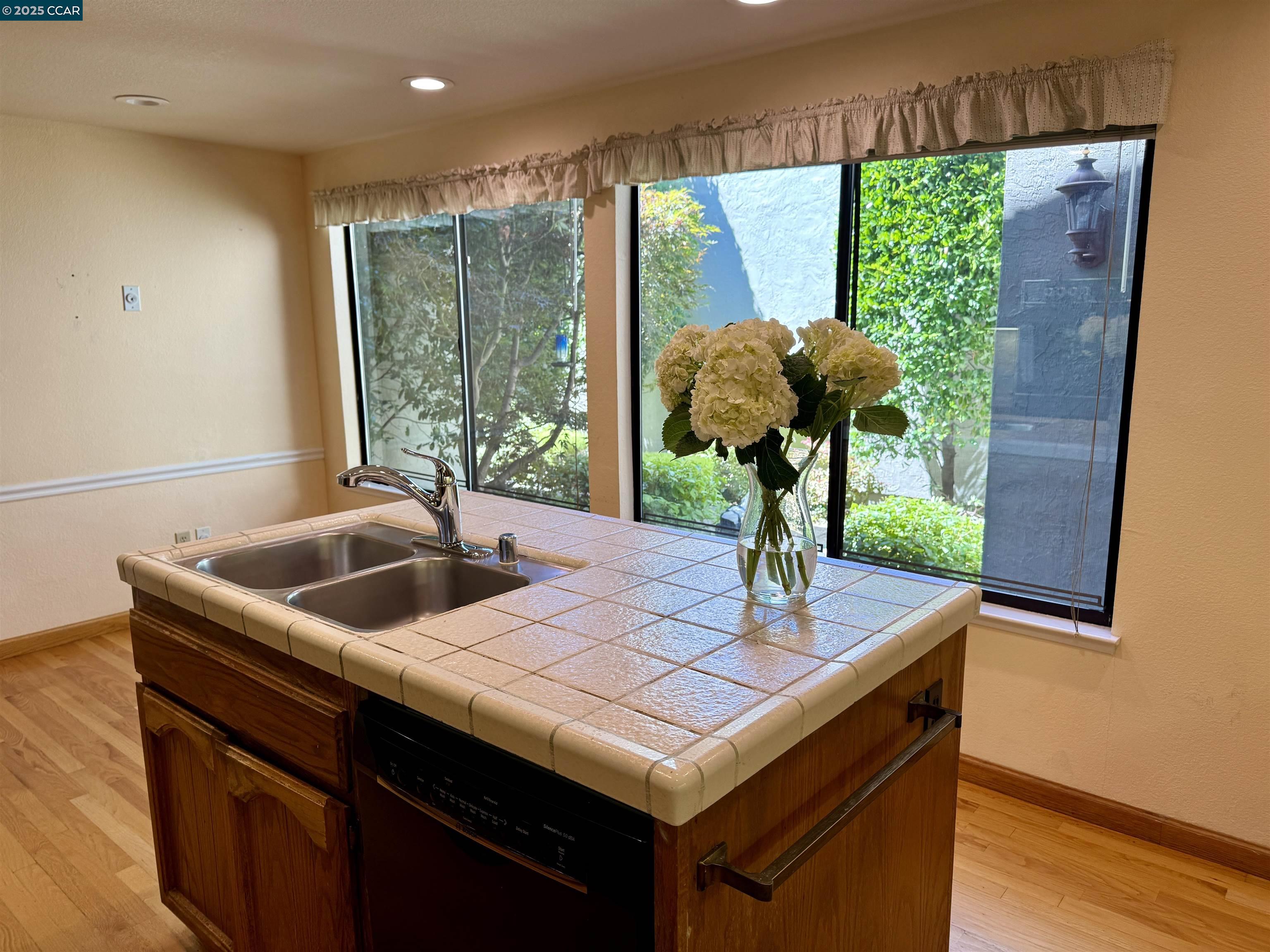 2120 Oneida Circle