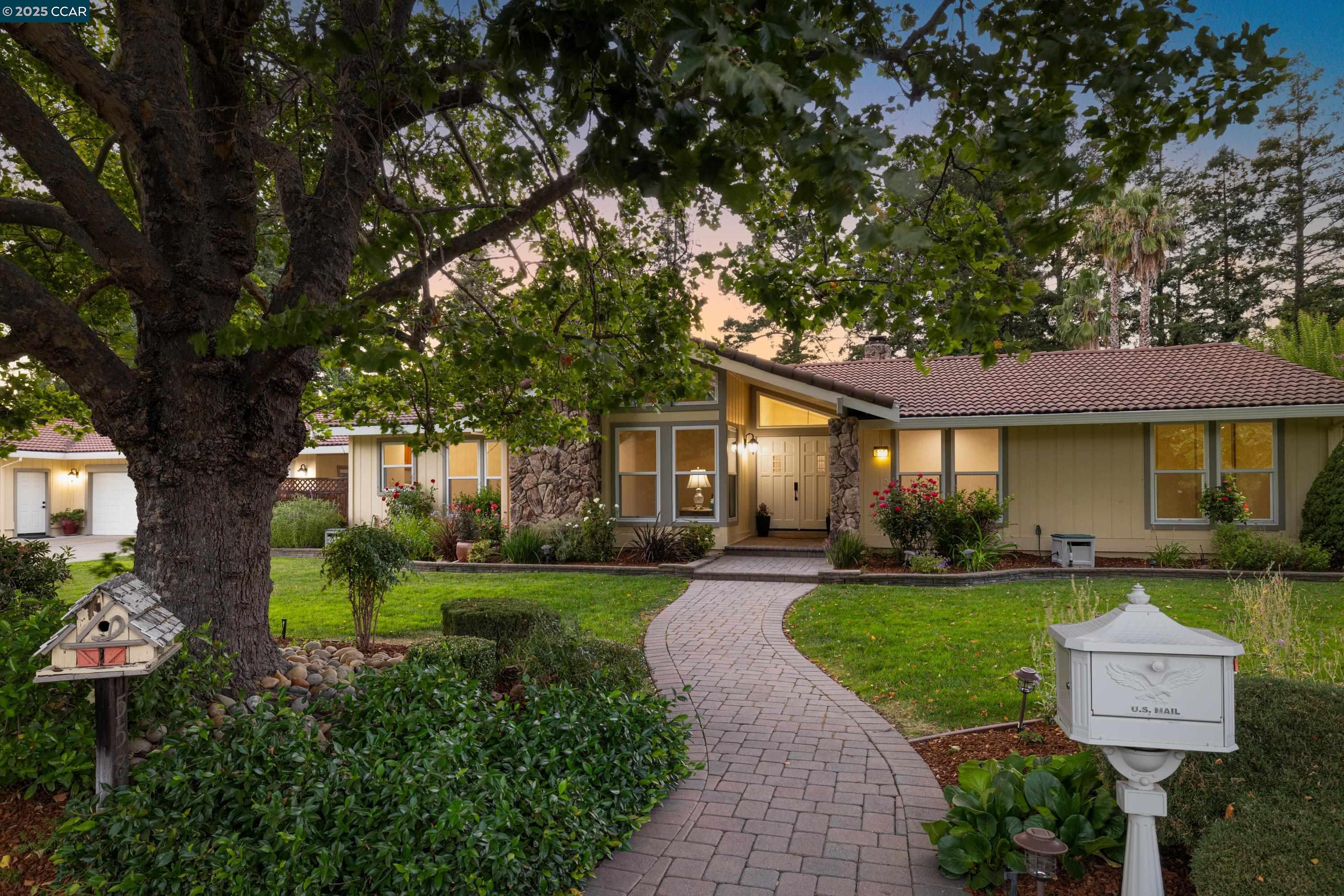 558 Freitas Road