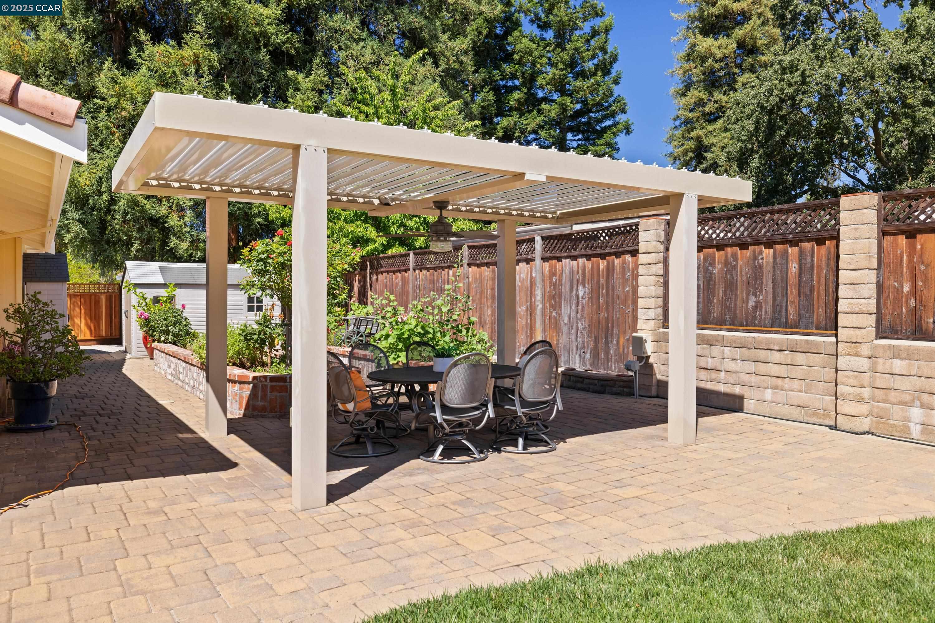 558 Freitas Road