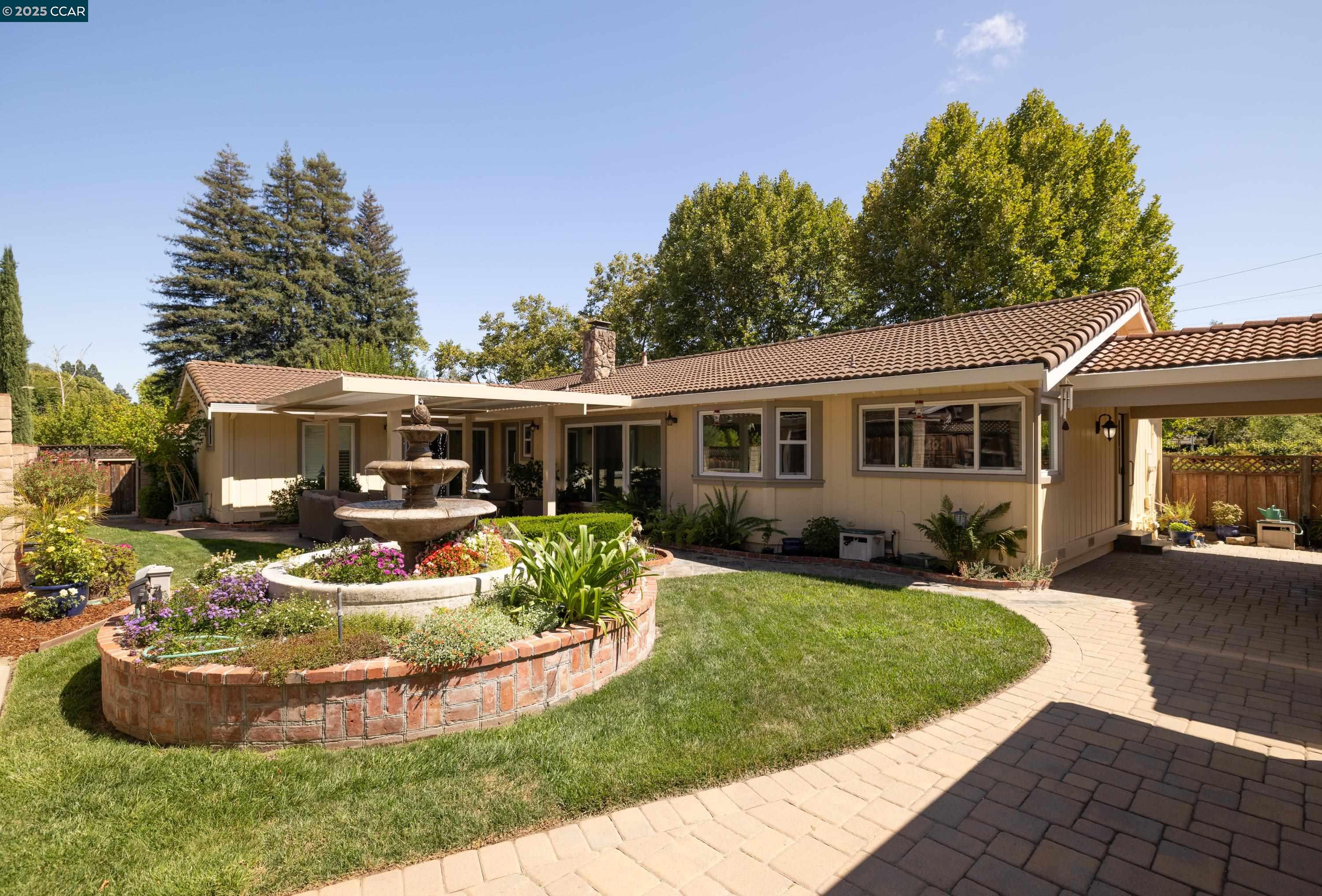 558 Freitas Road