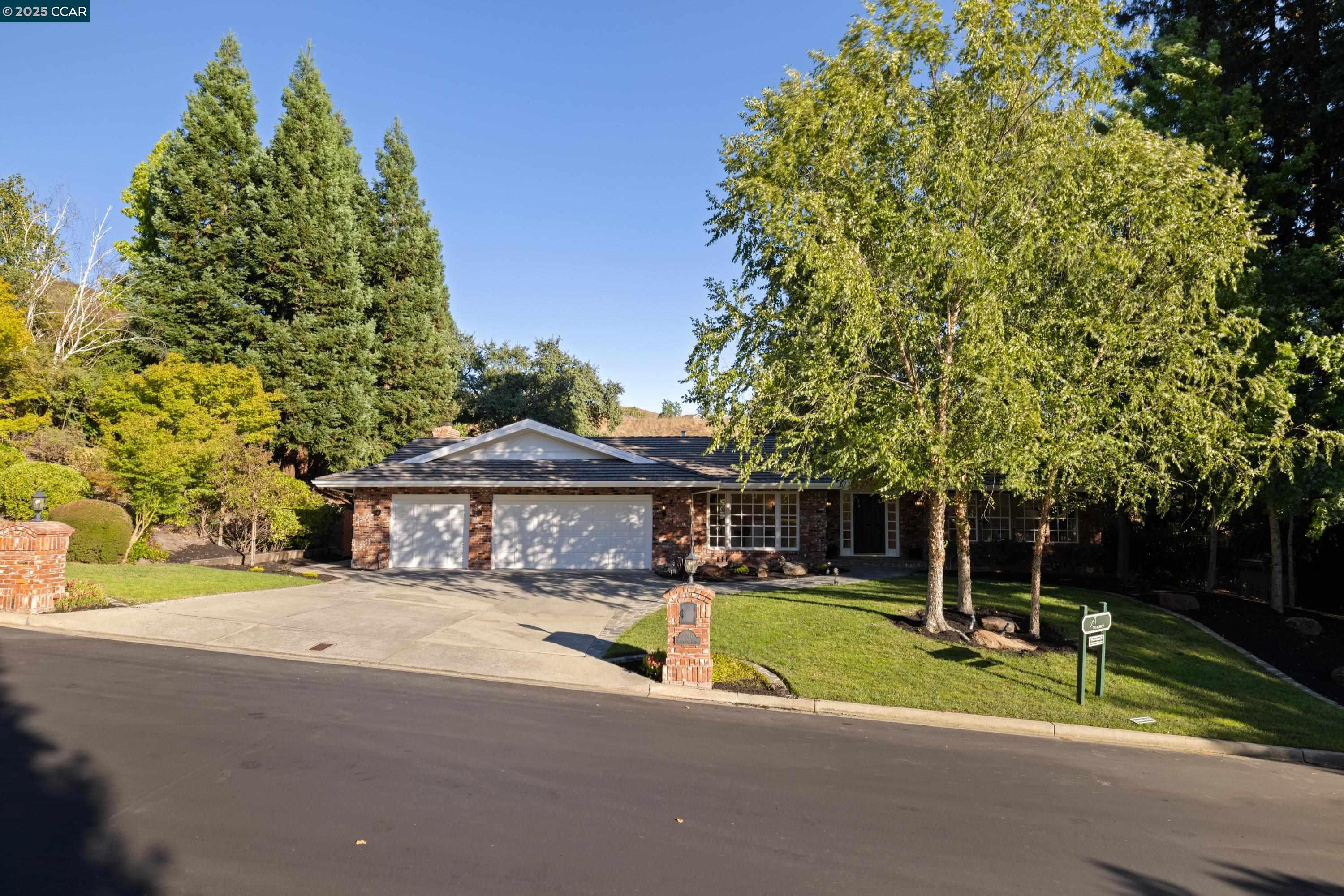 2740 Mossy Oak Drive