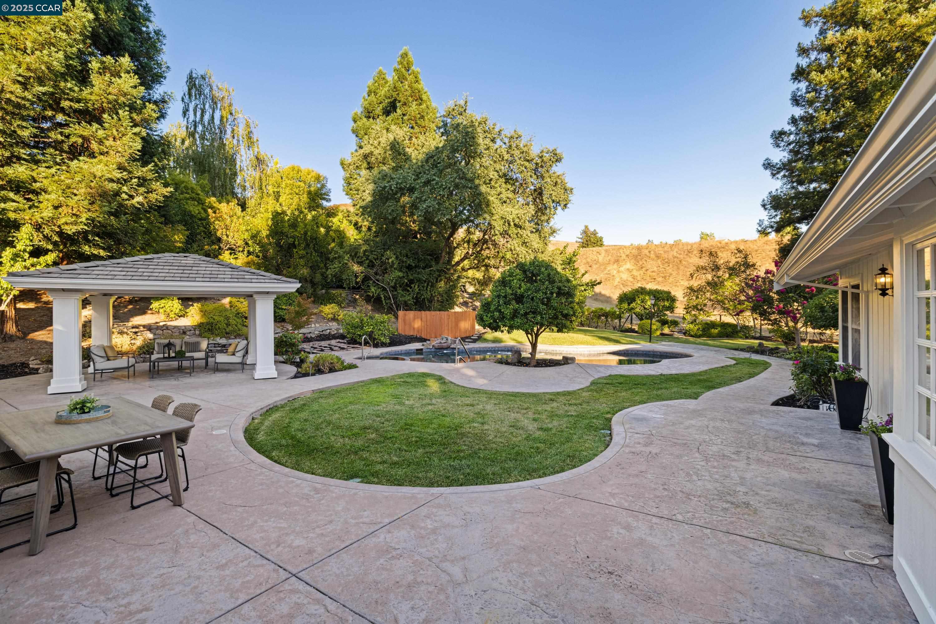 2740 Mossy Oak Drive