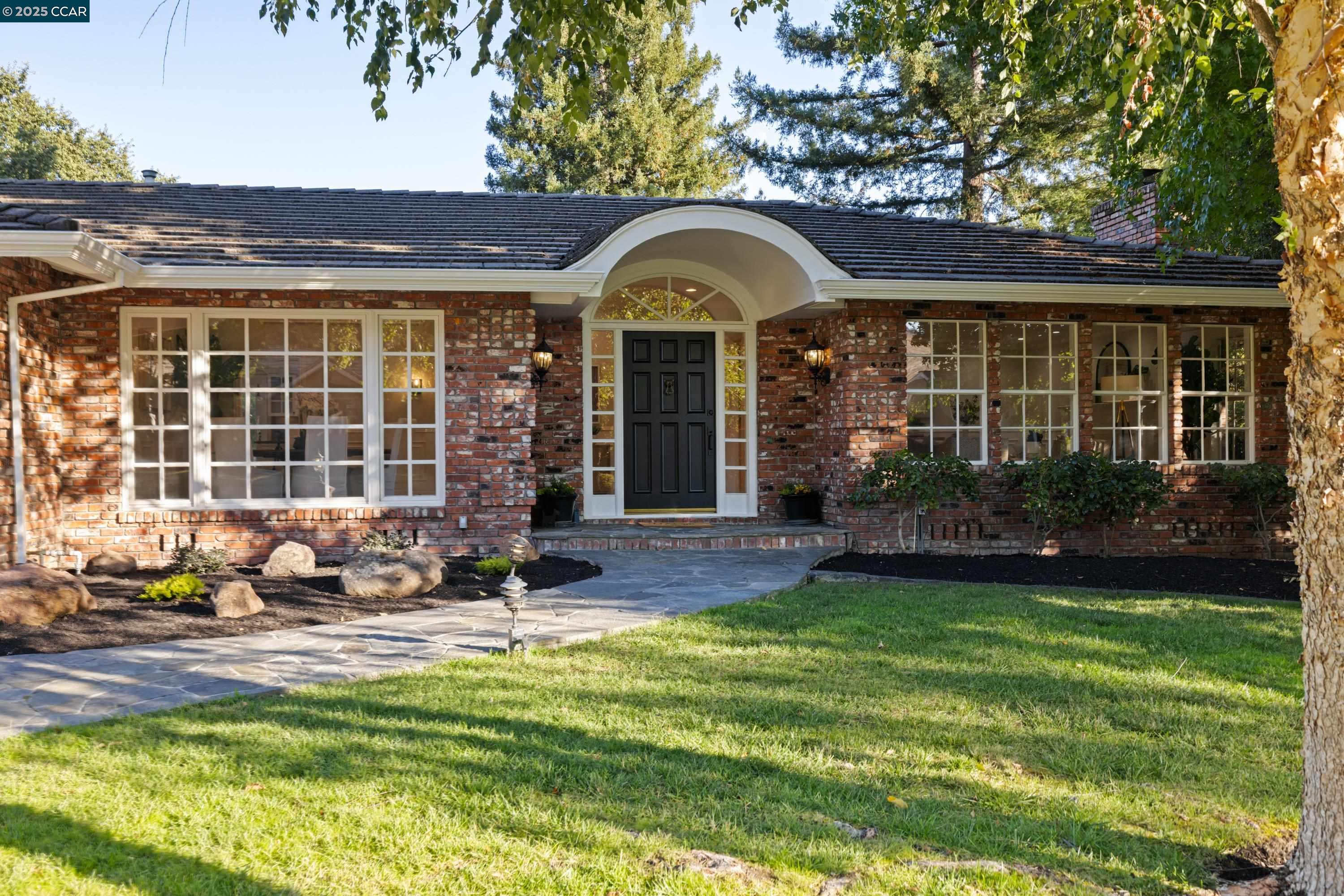 2740 Mossy Oak Drive