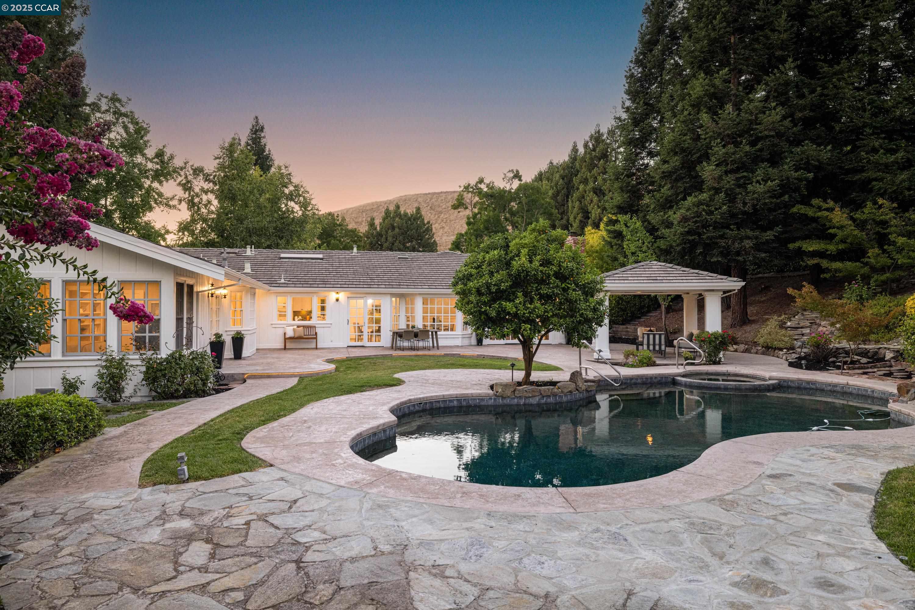 2740 Mossy Oak Drive