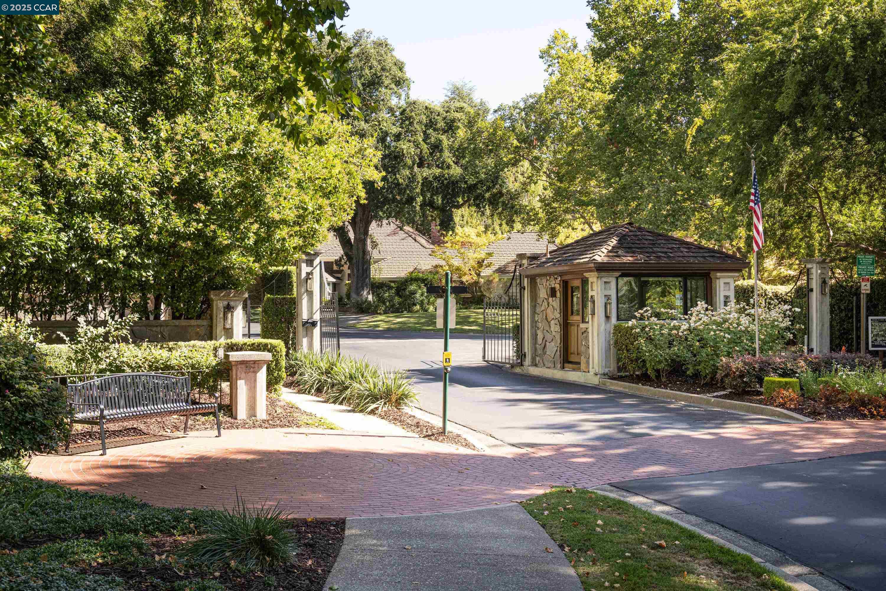 2740 Mossy Oak Drive