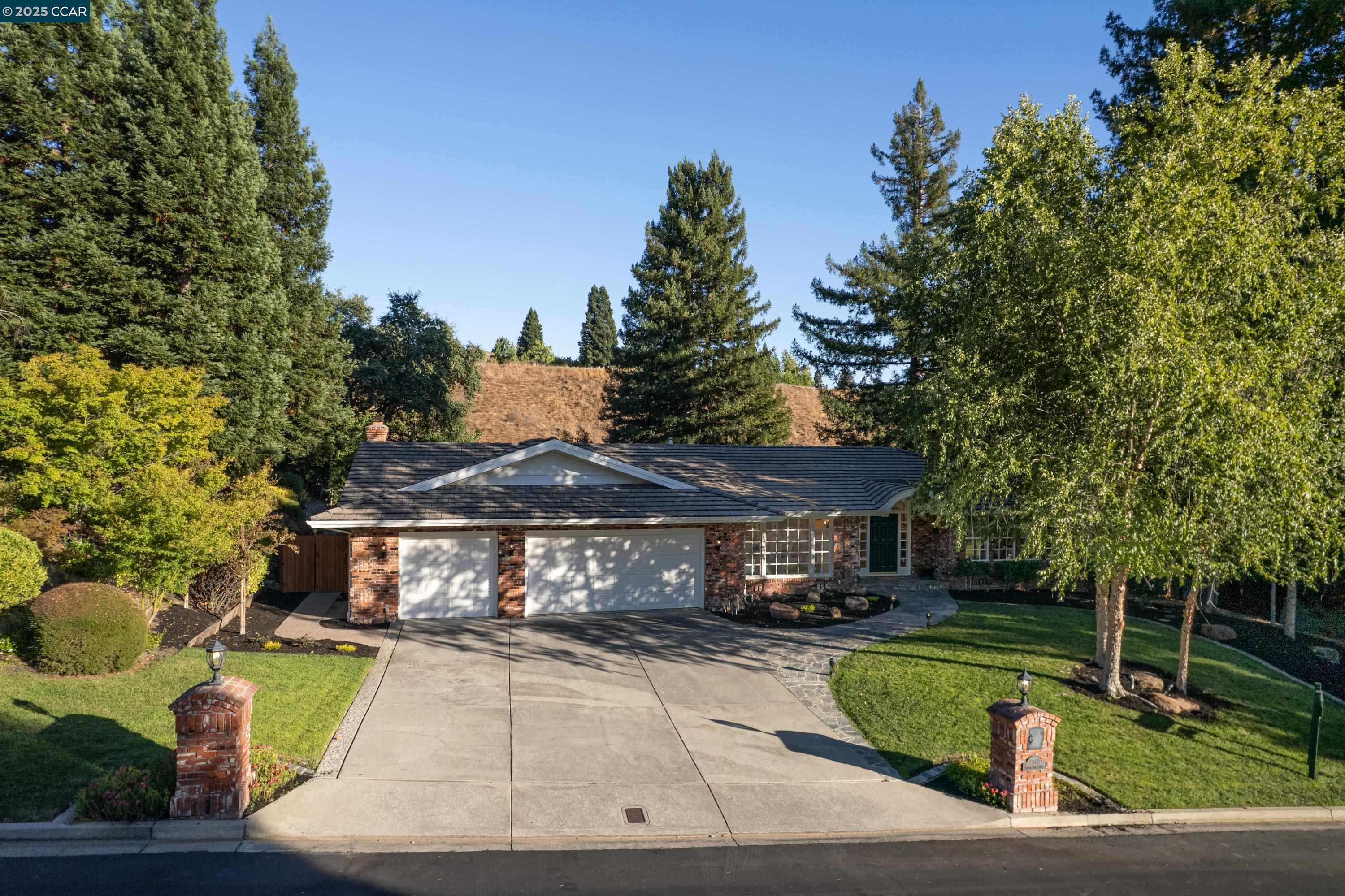 2740 Mossy Oak Drive