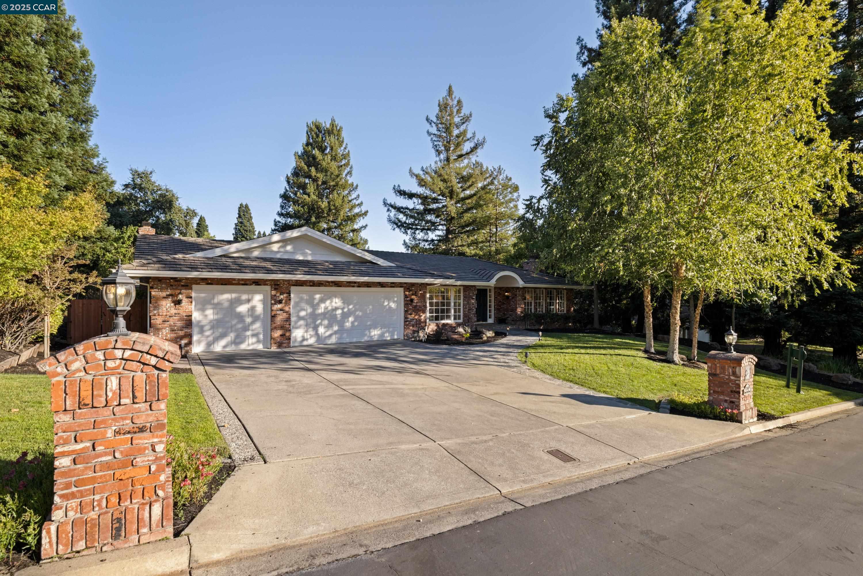 2740 Mossy Oak Drive