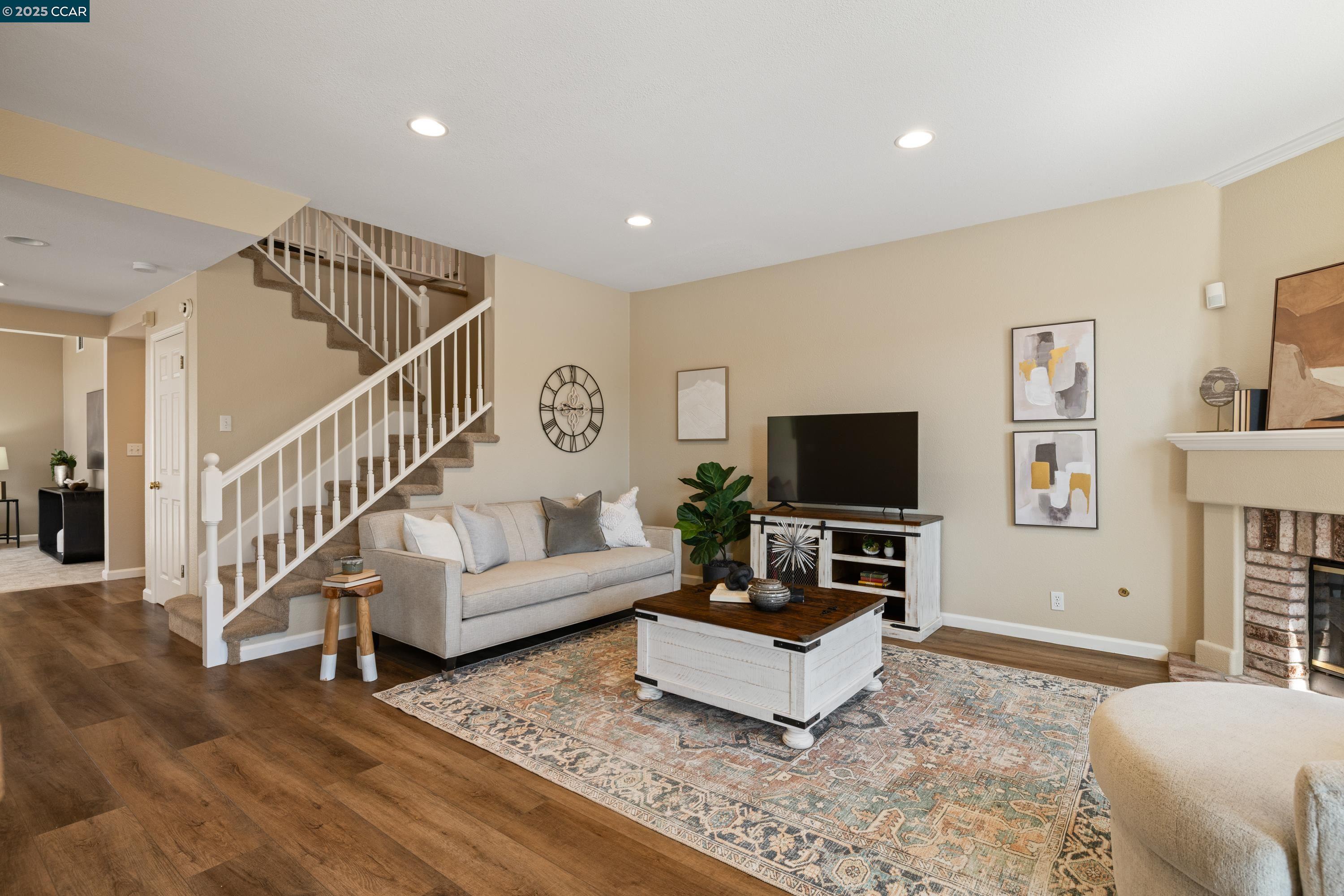 315 Glasgow Circle