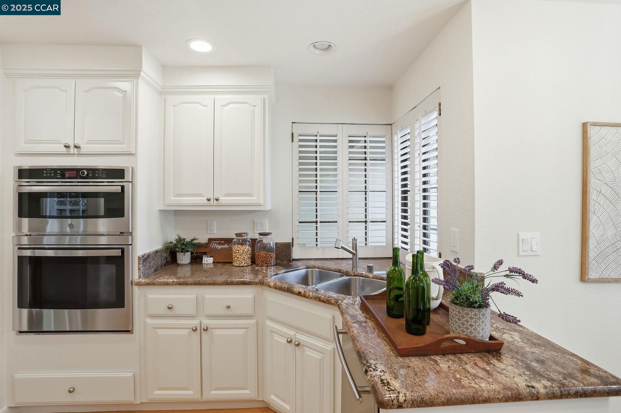 15 Chardonnay Ct