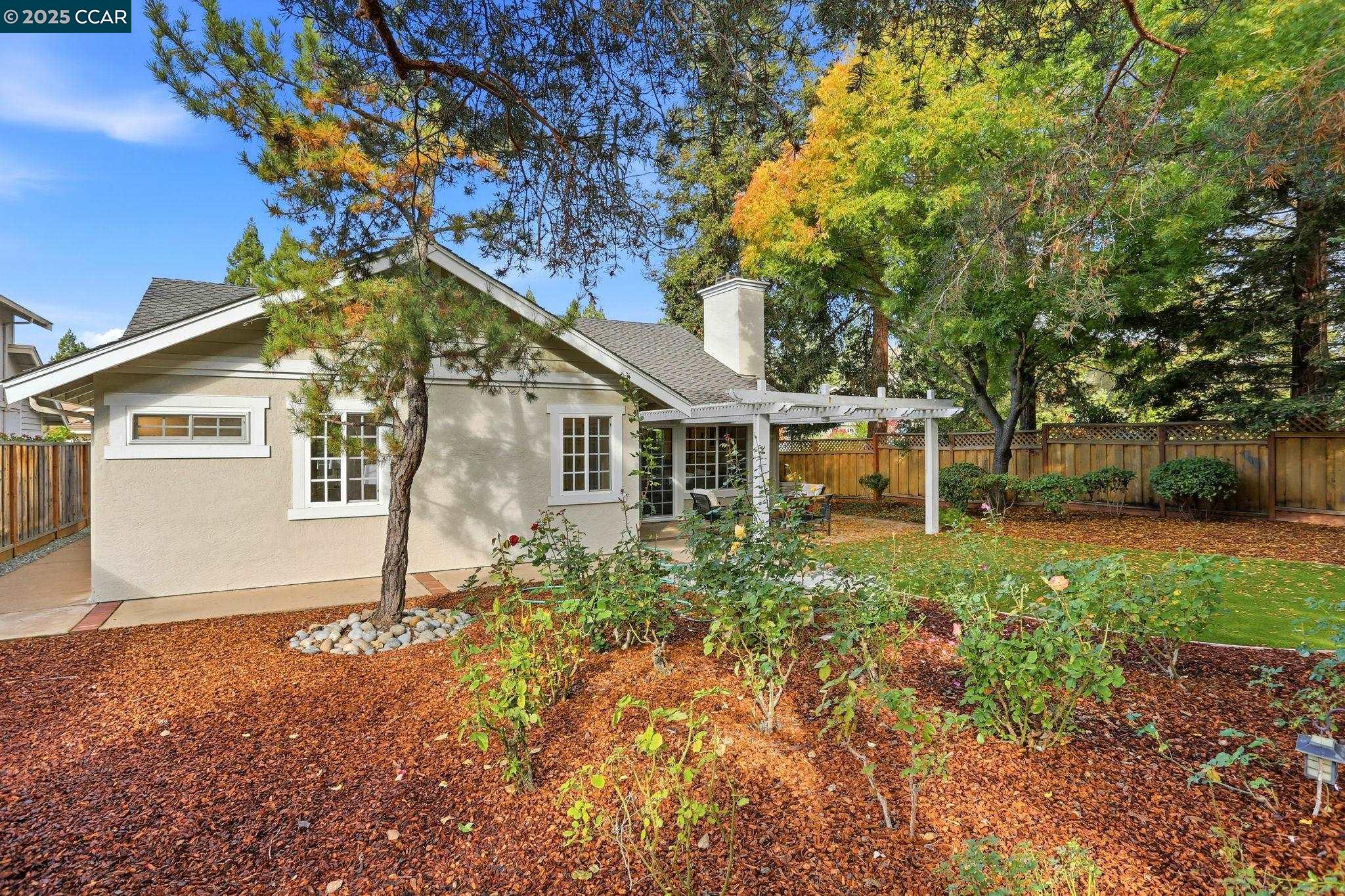 15 Chardonnay Ct