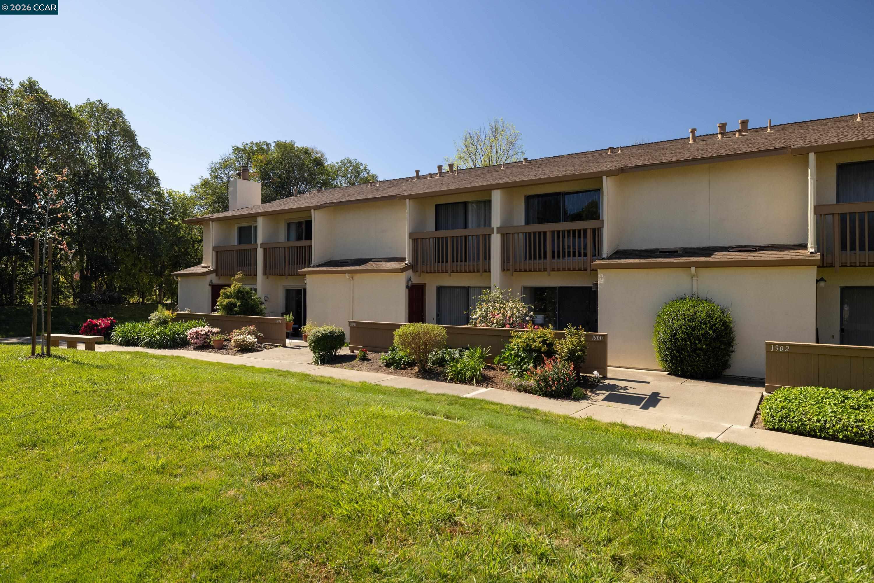 1900 Pomar Way