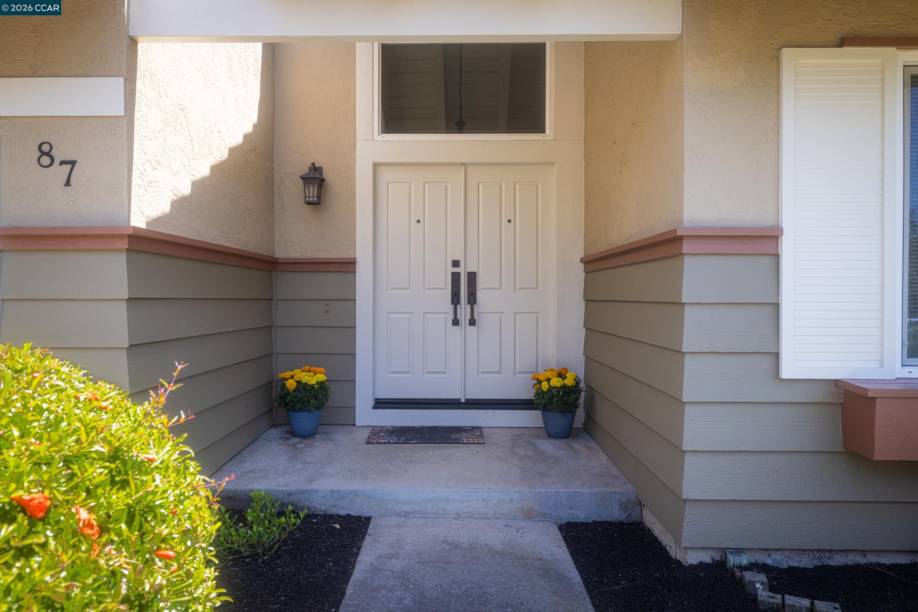 87 Lone Pine Court