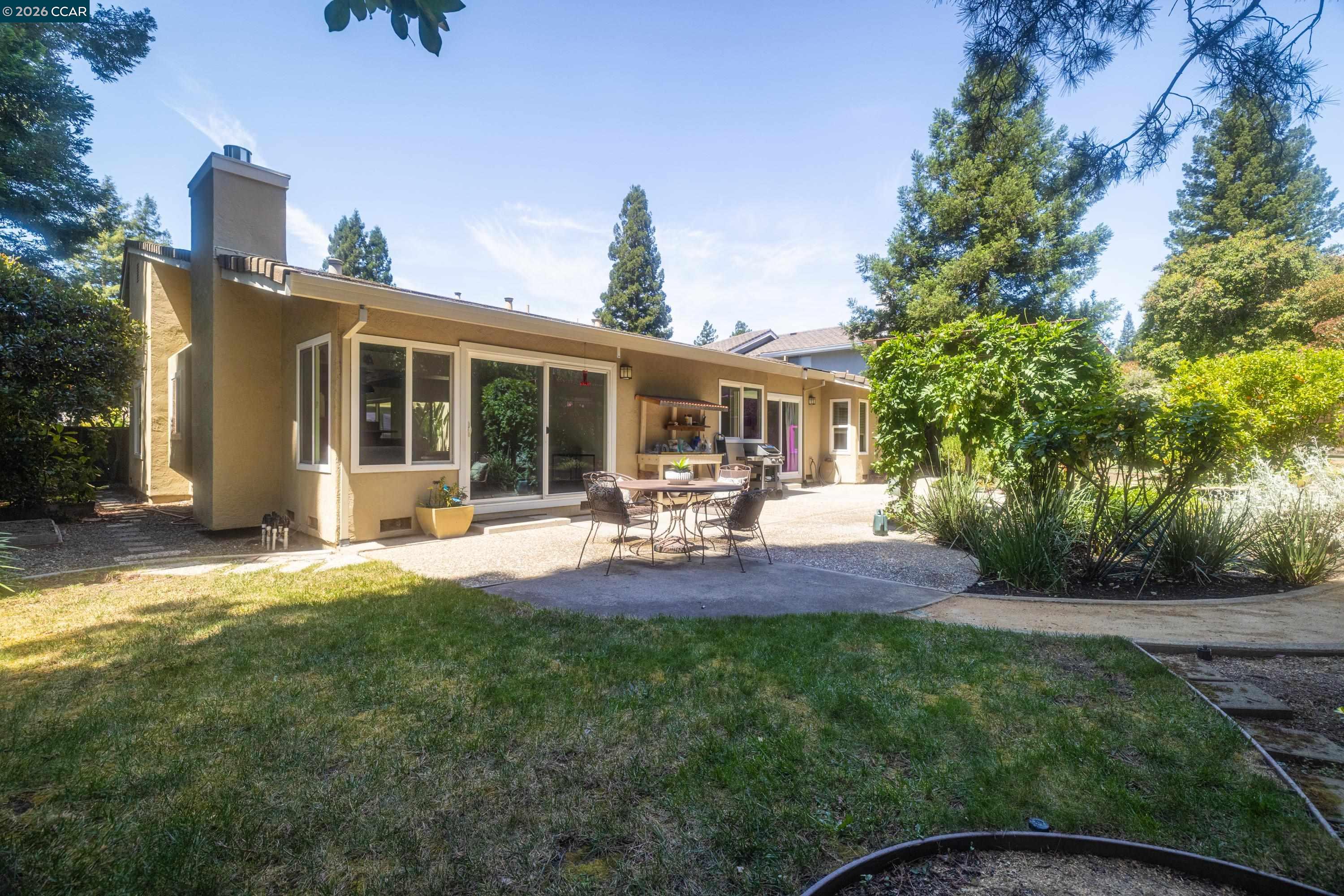 87 Lone Pine Court
