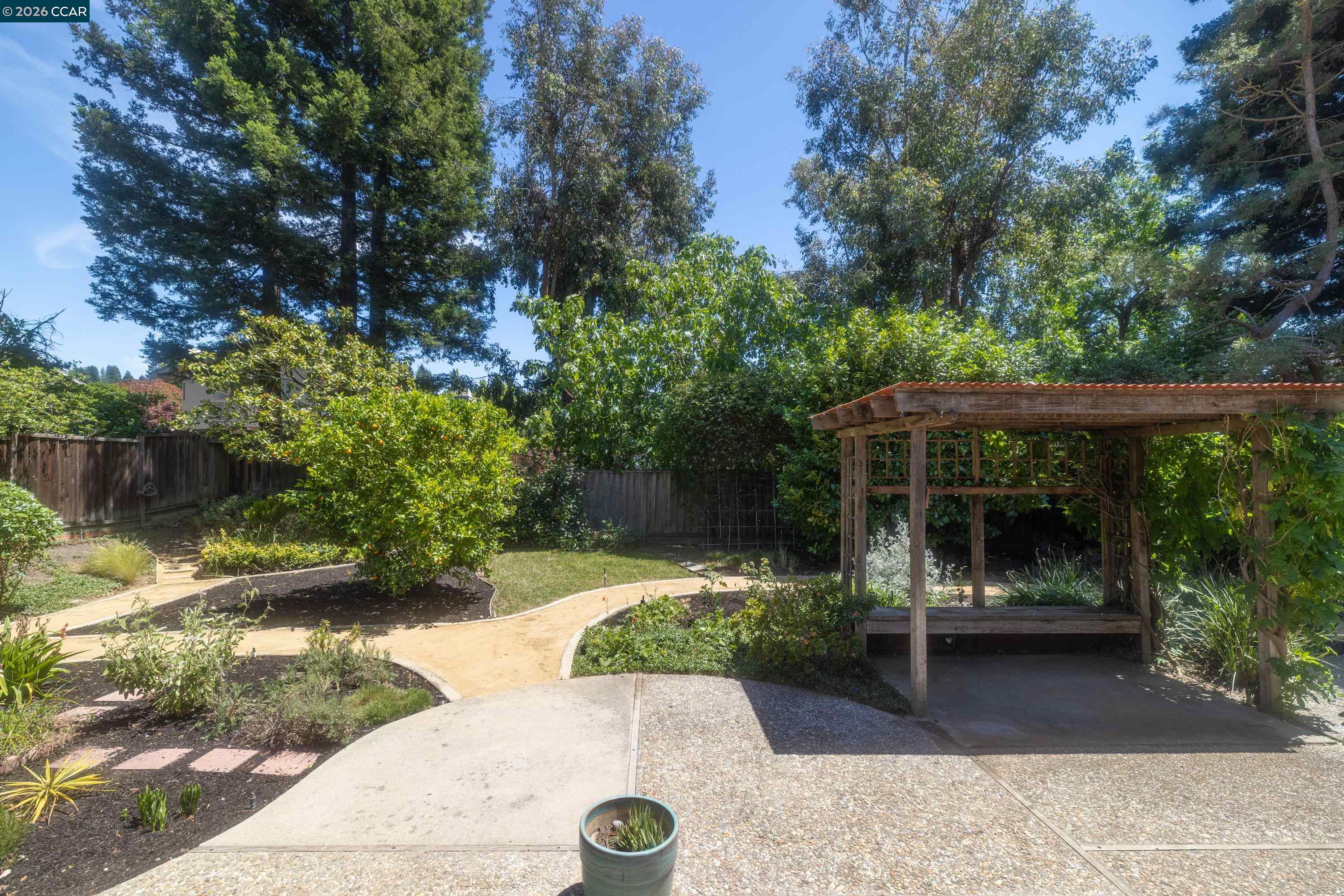 87 Lone Pine Court