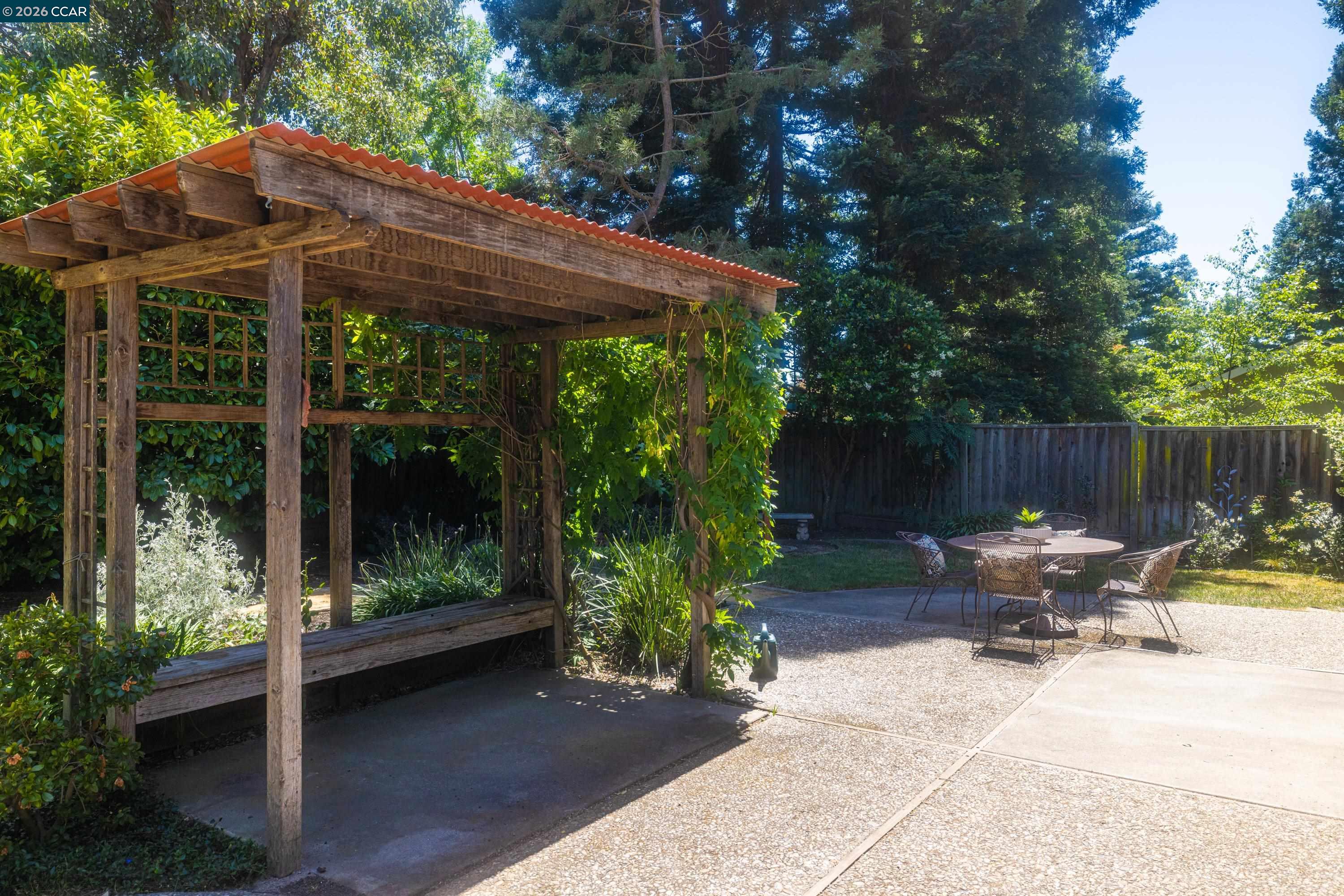 87 Lone Pine Court