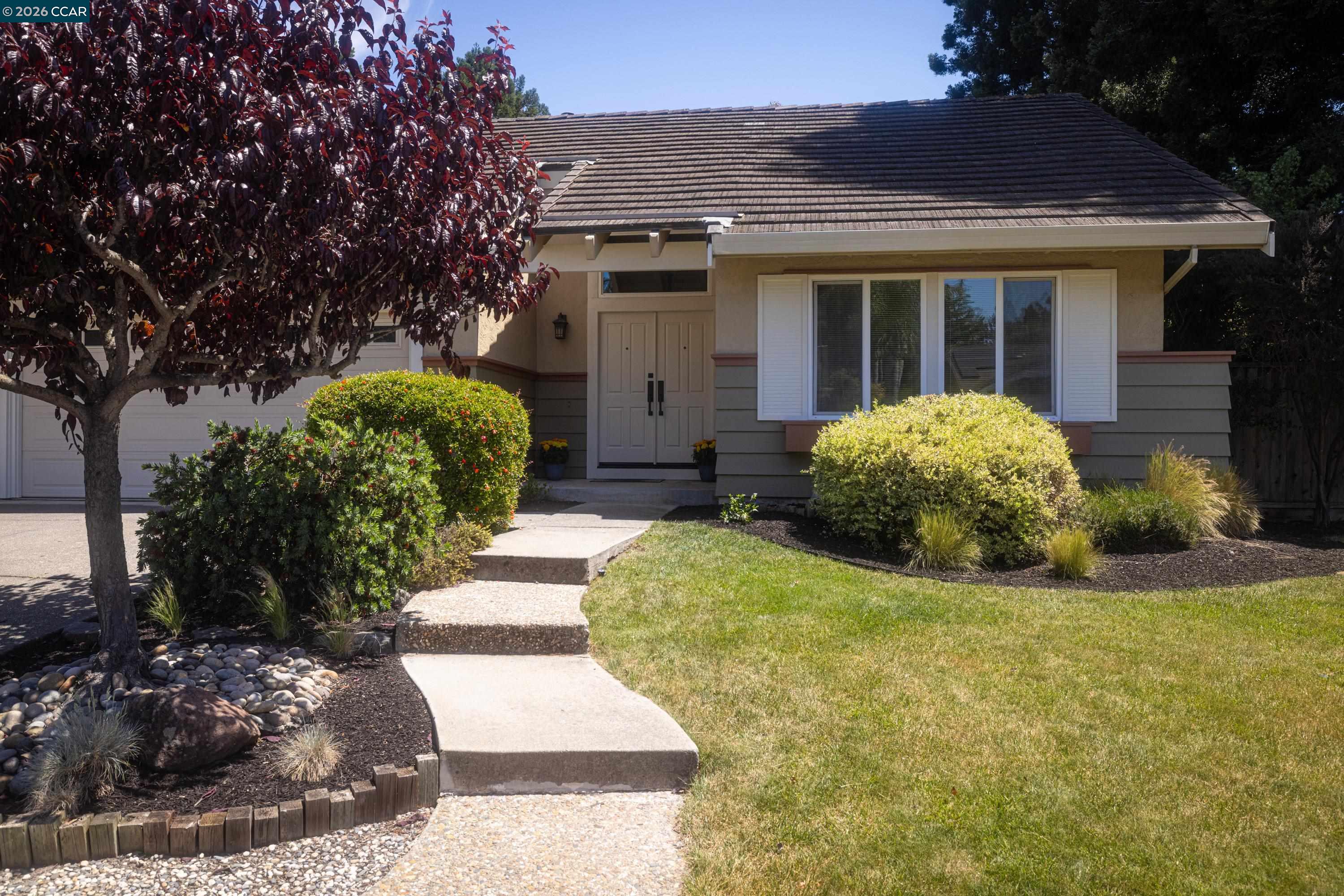 87 Lone Pine Court