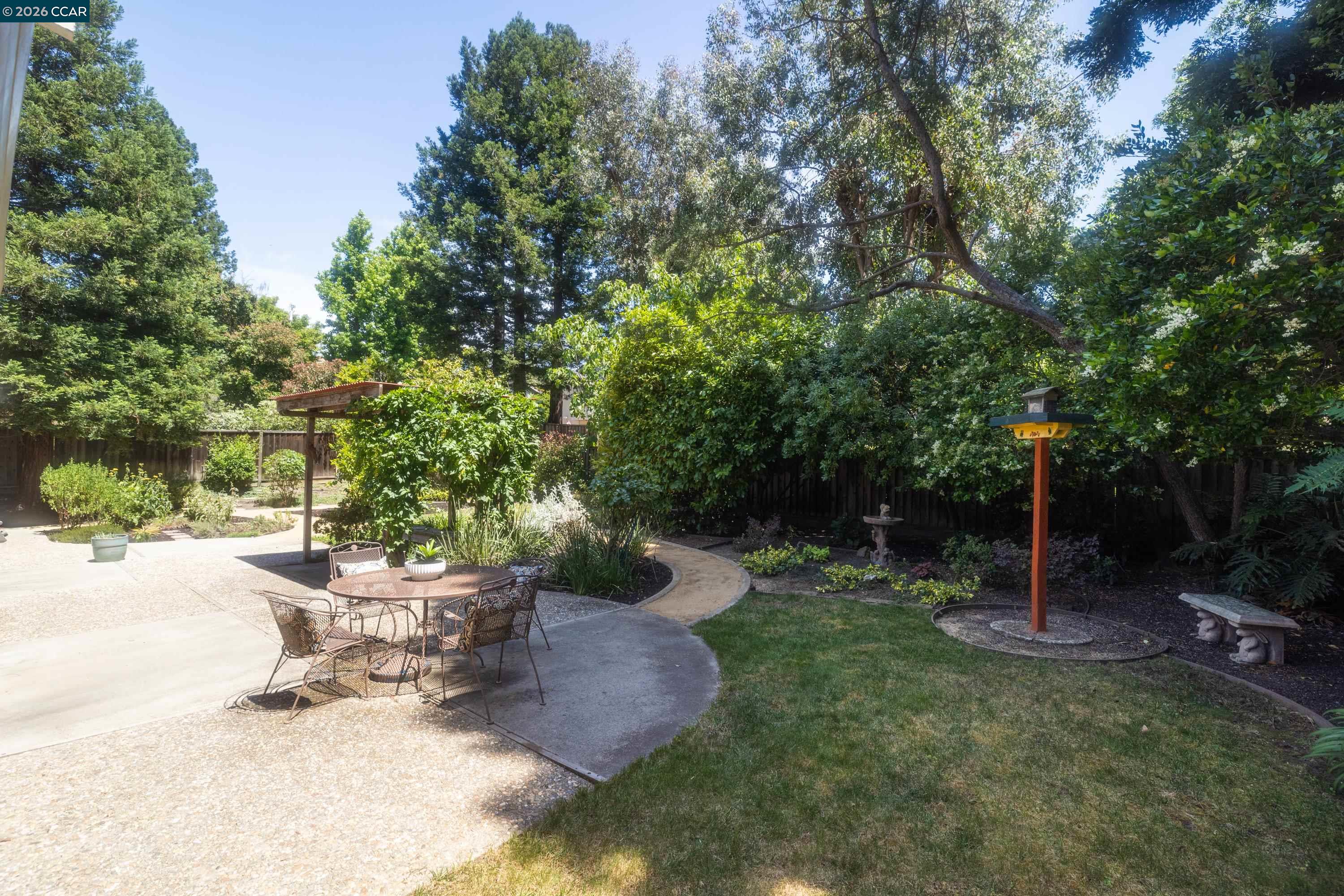 87 Lone Pine Court