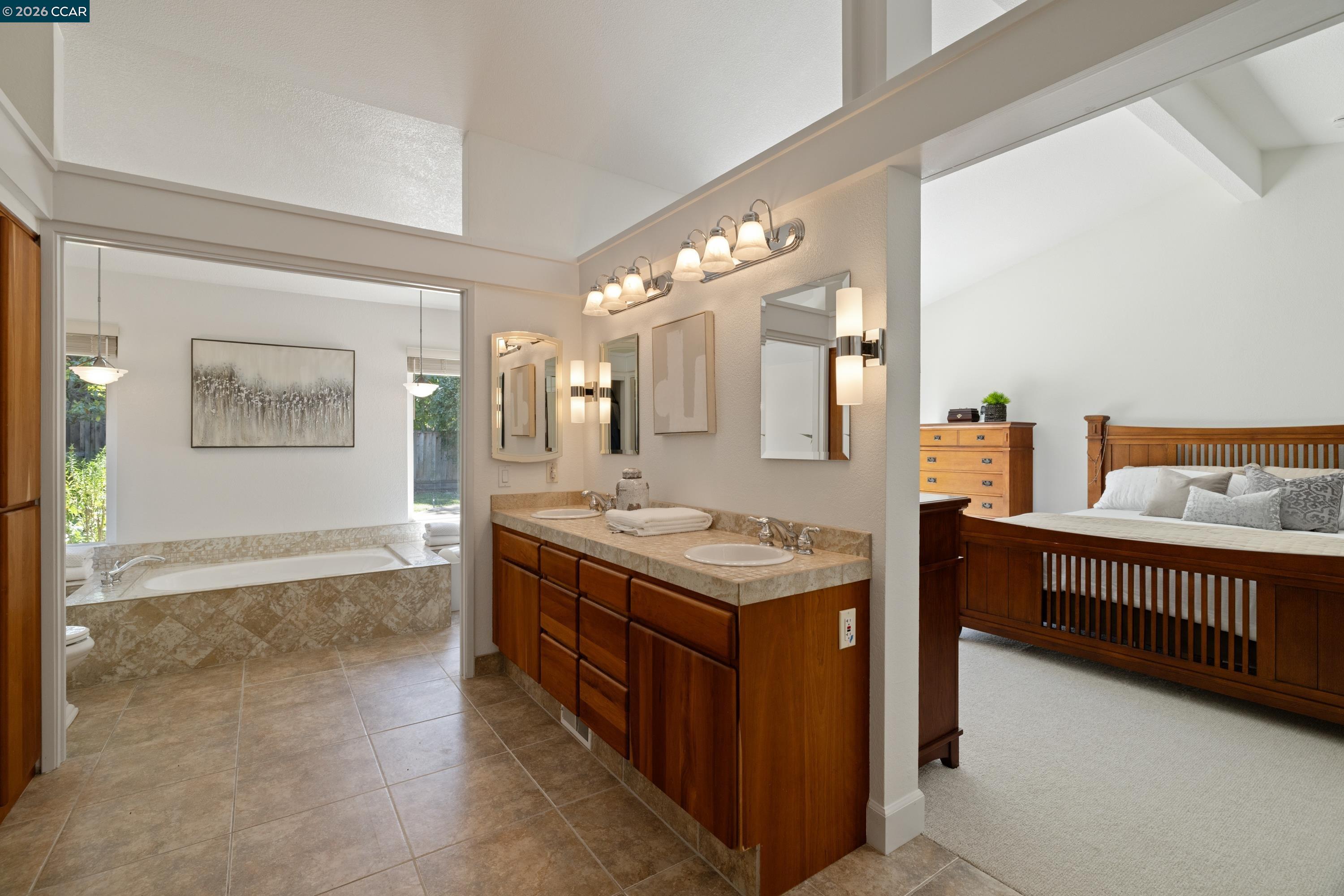 87 Lone Pine Court