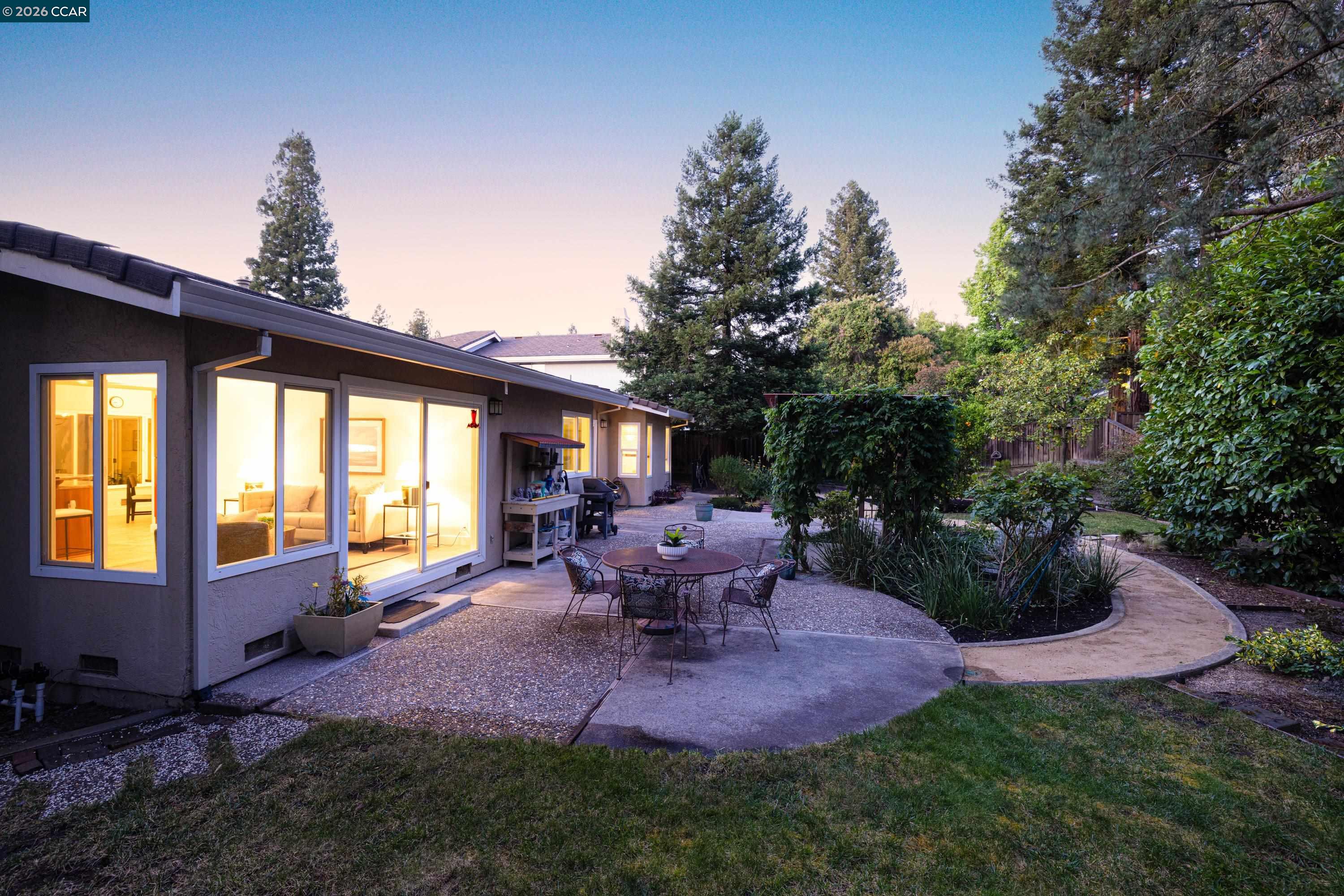87 Lone Pine Court
