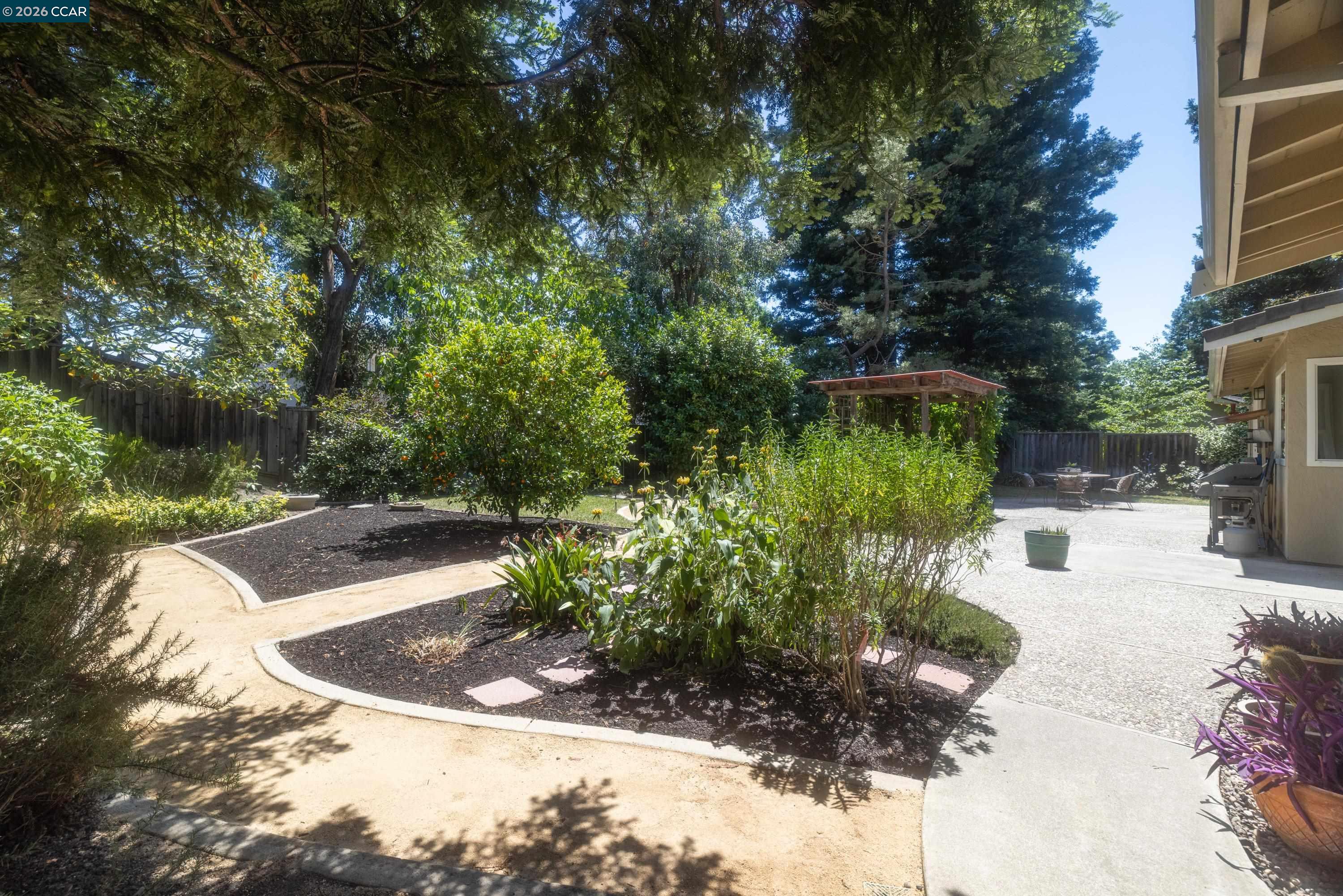 87 Lone Pine Court