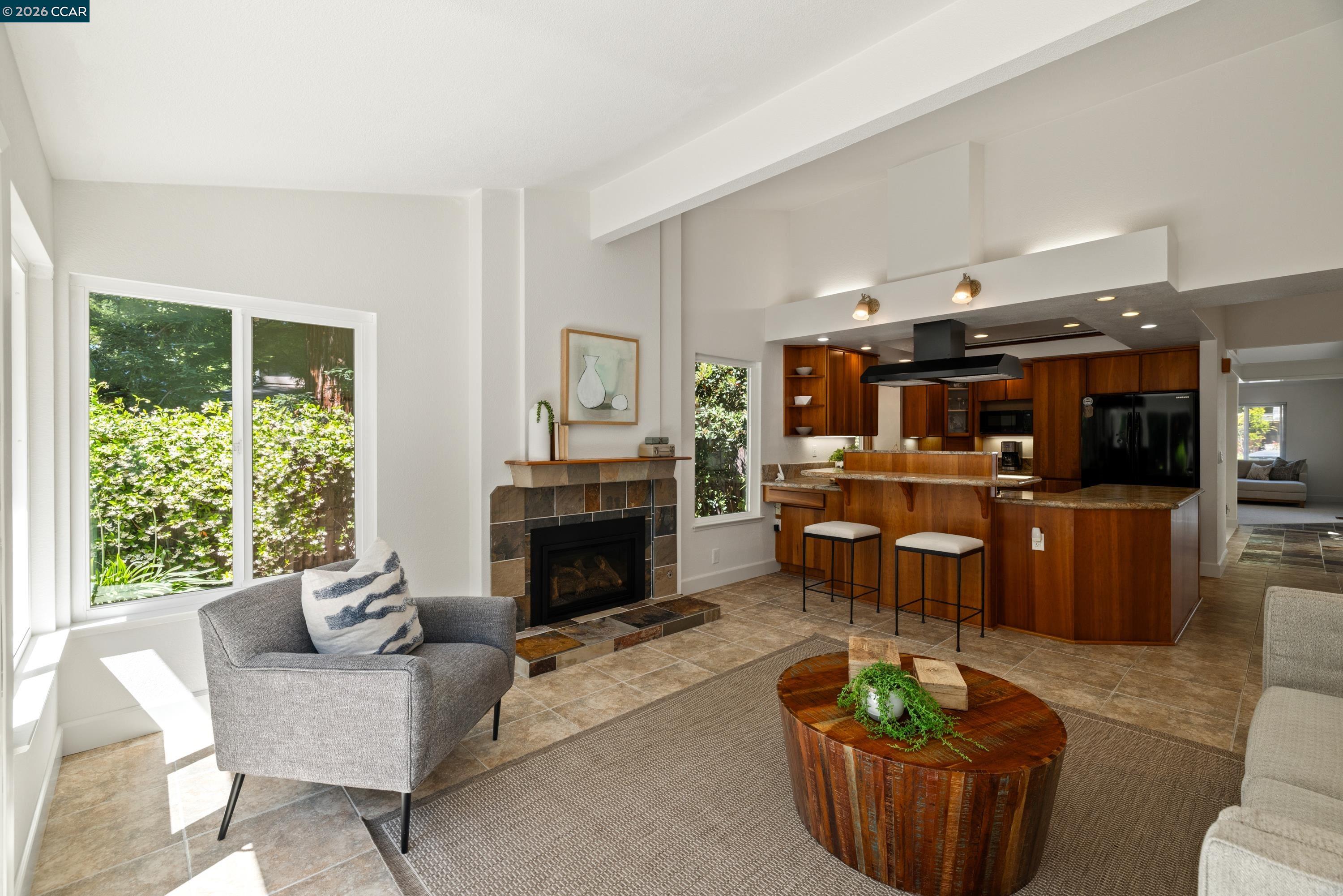 87 Lone Pine Court