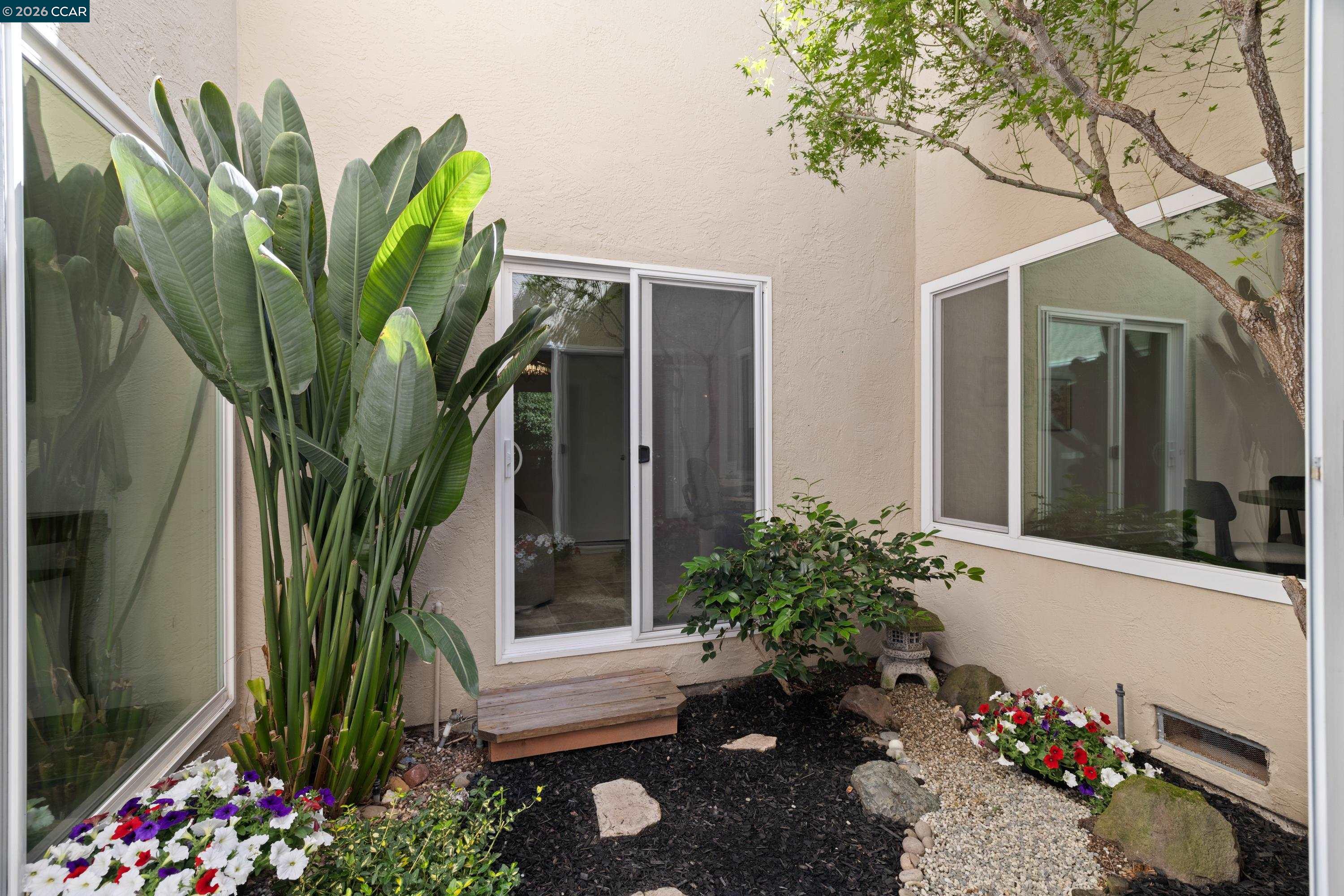 87 Lone Pine Court