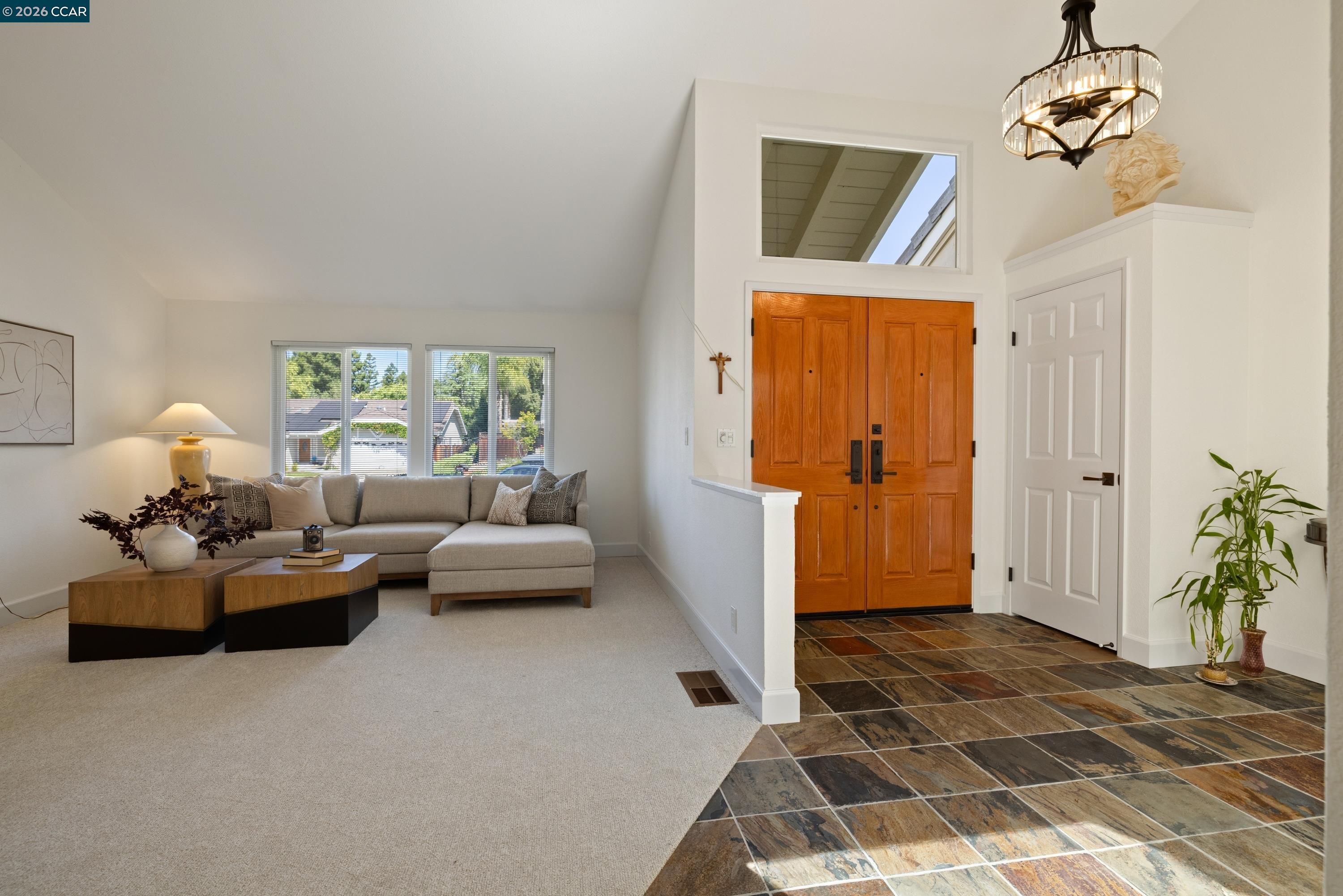 87 Lone Pine Court