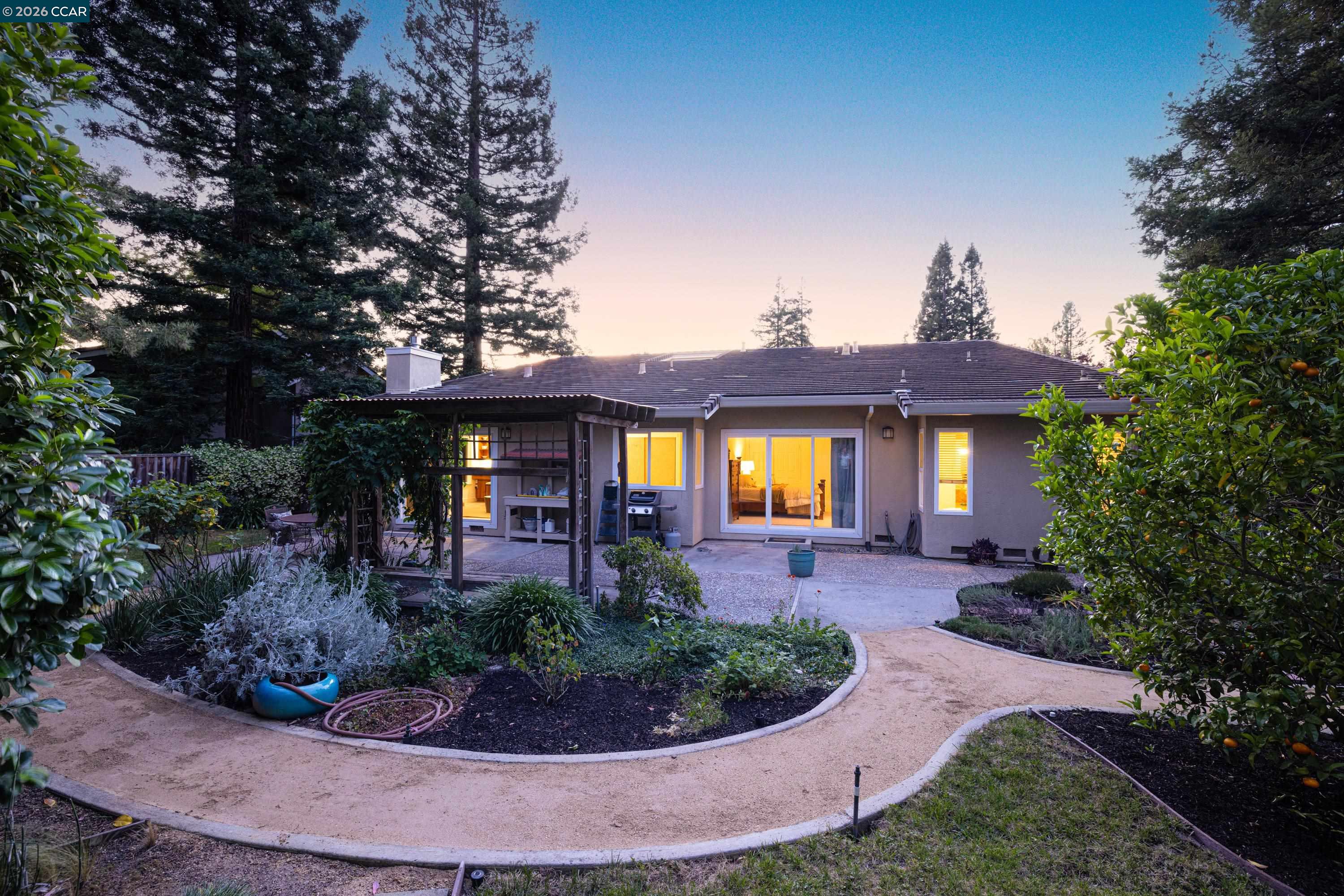 87 Lone Pine Court