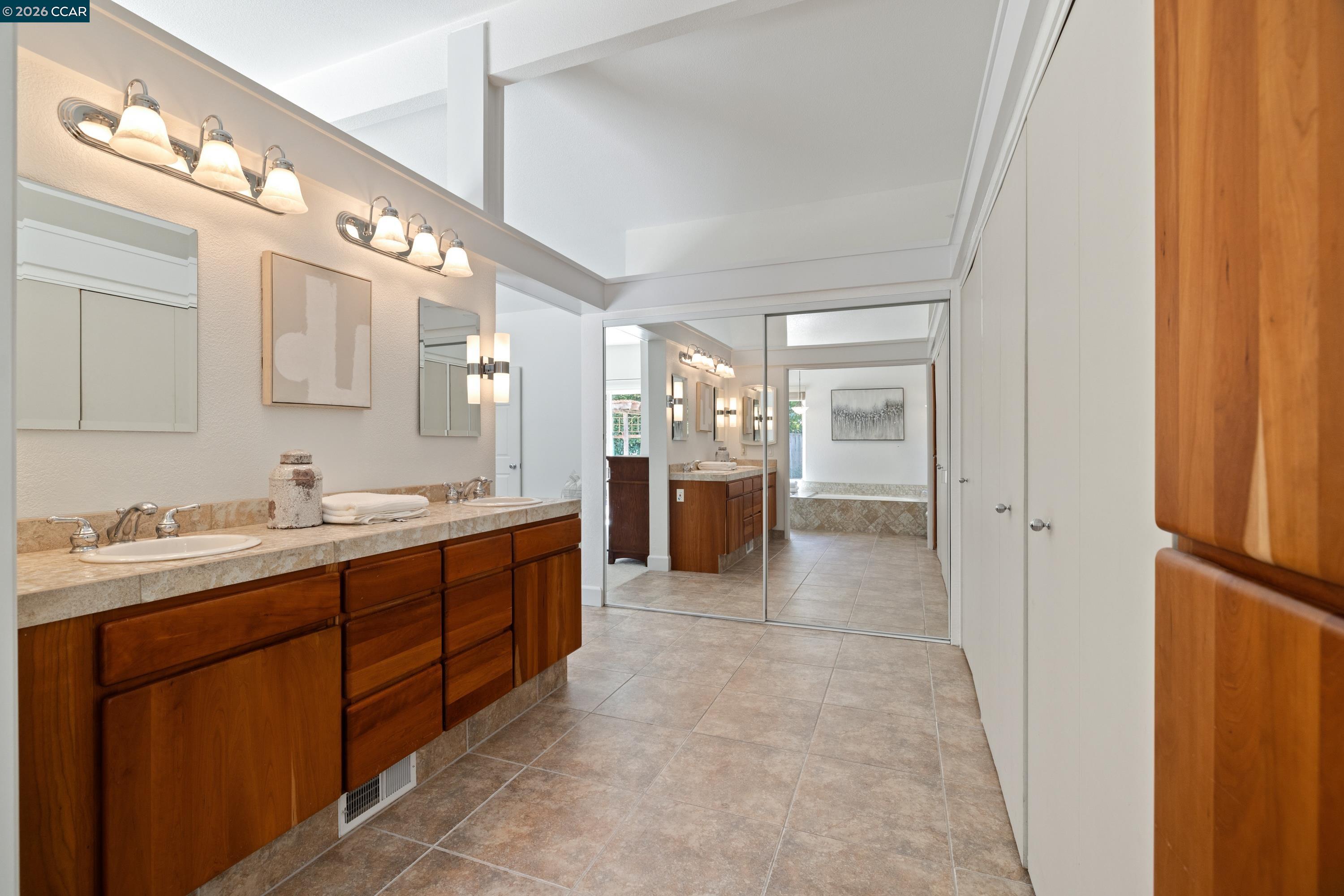 87 Lone Pine Court