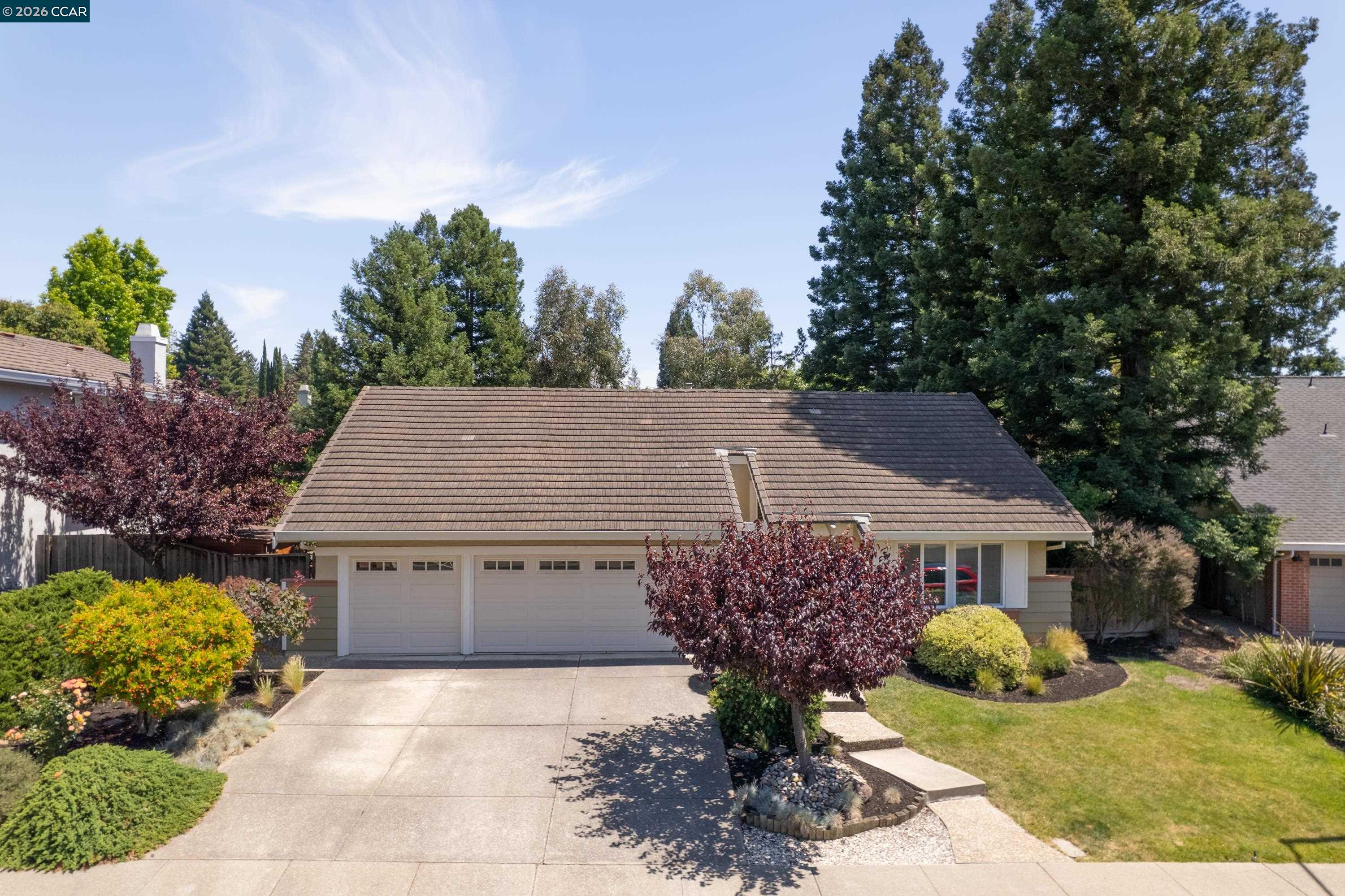 87 Lone Pine Court