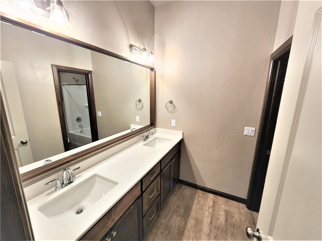 2033 E Rock Creek Road