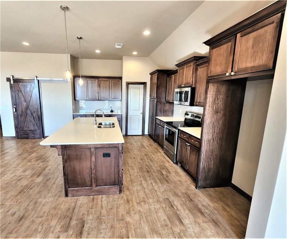 2033 E Rock Creek Road