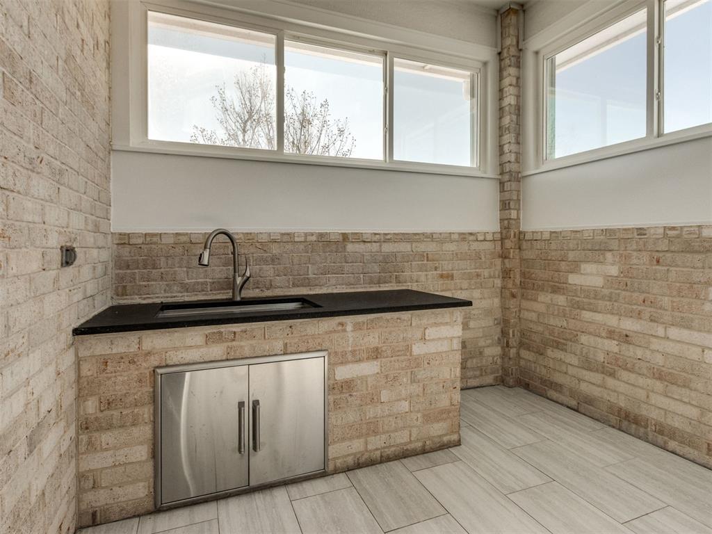 10917 Oaksplinter Lane