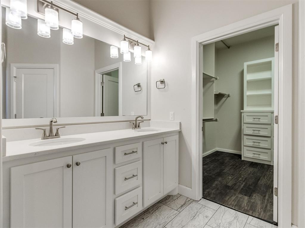 10917 Oaksplinter Lane